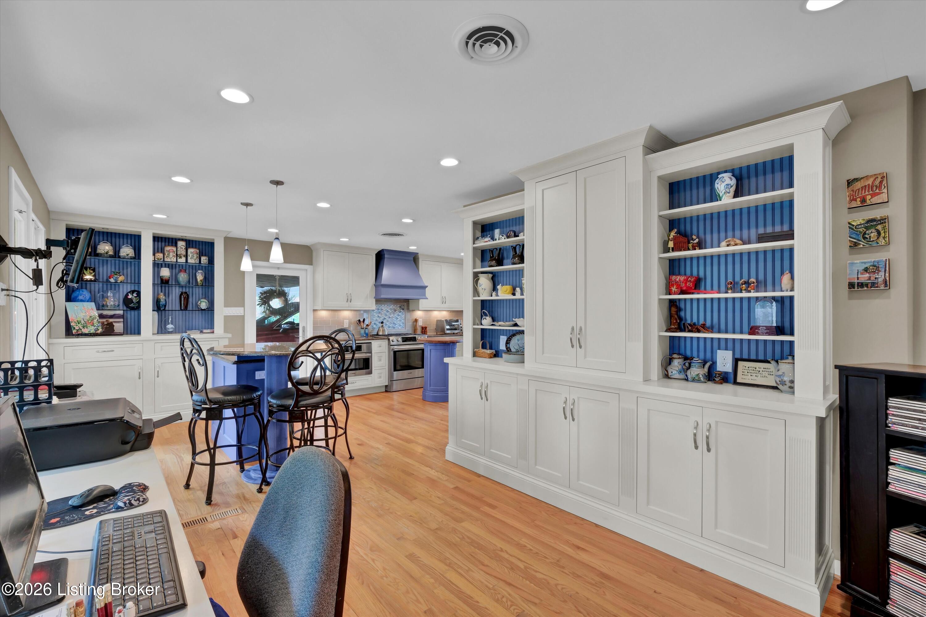 4401 Starlite Ln