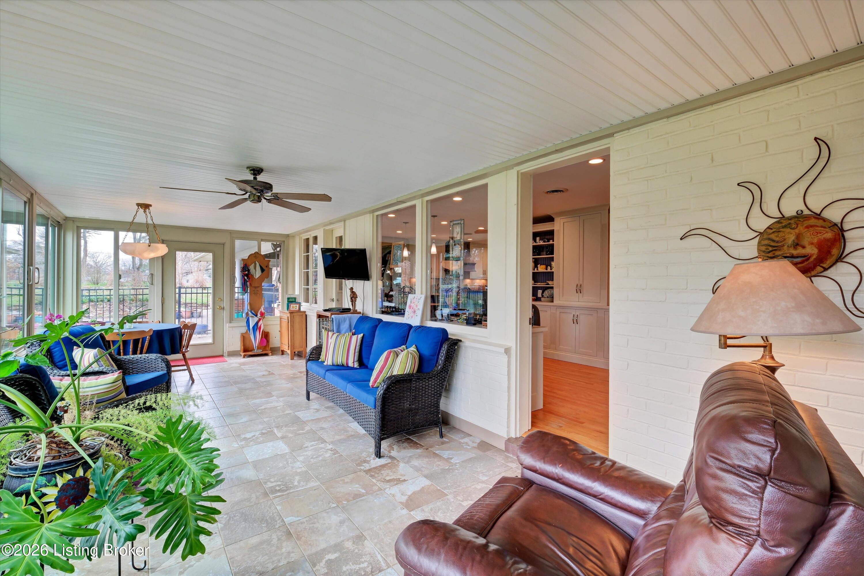 4401 Starlite Ln