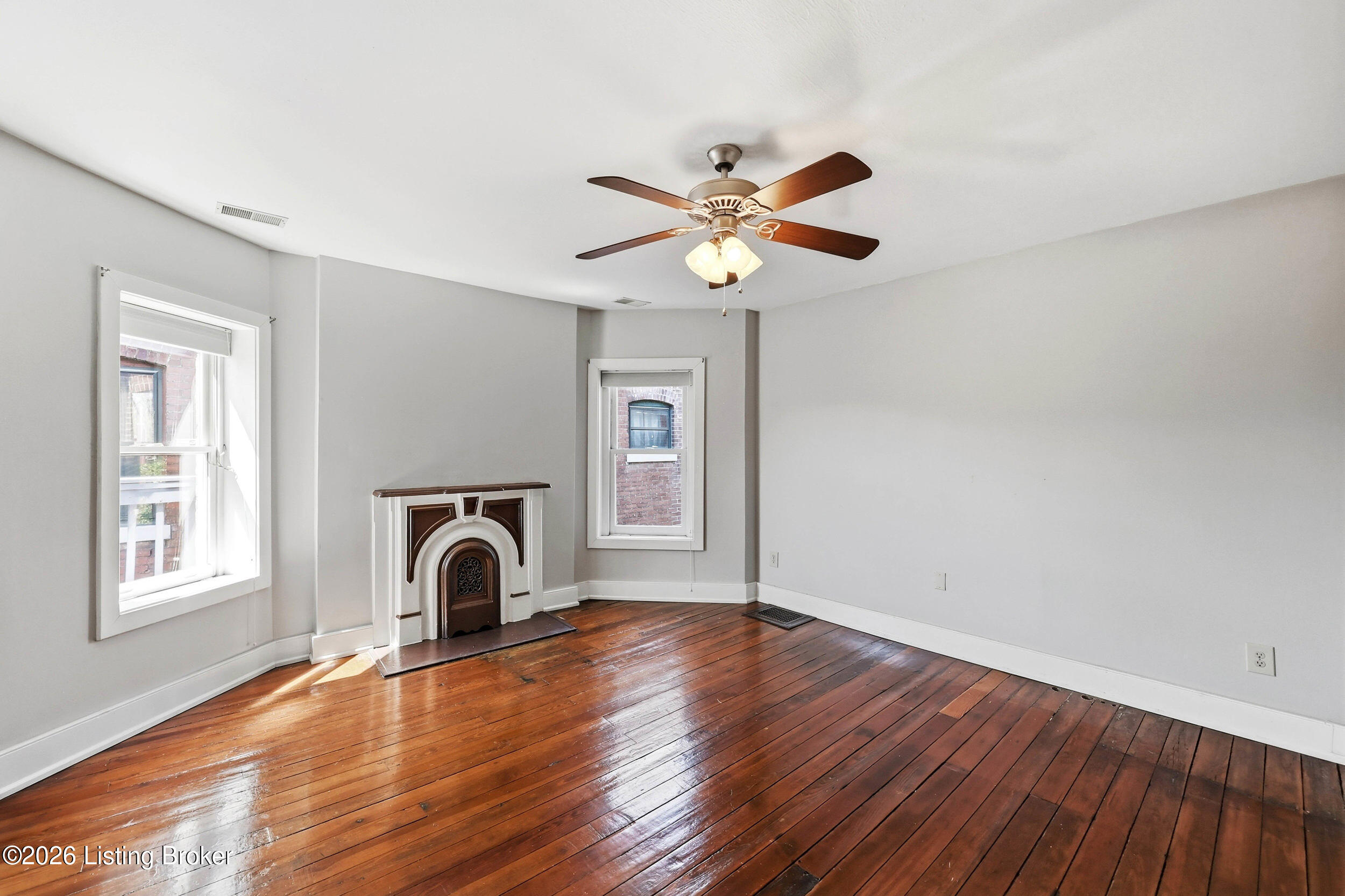 122 W Ormsby Ave