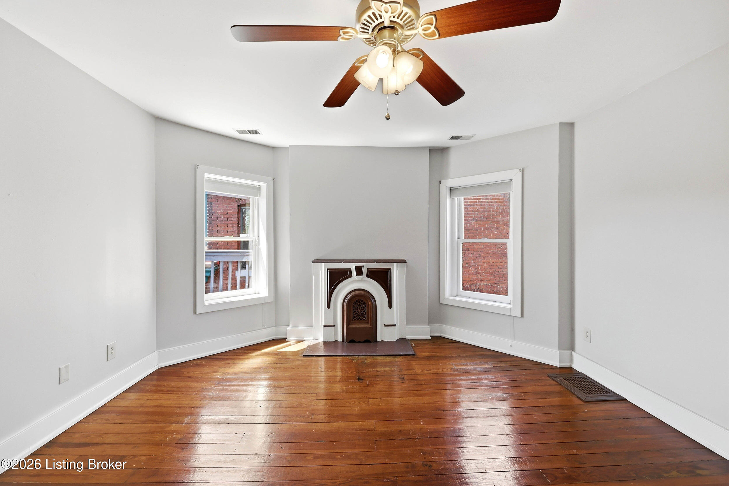 122 W Ormsby Ave