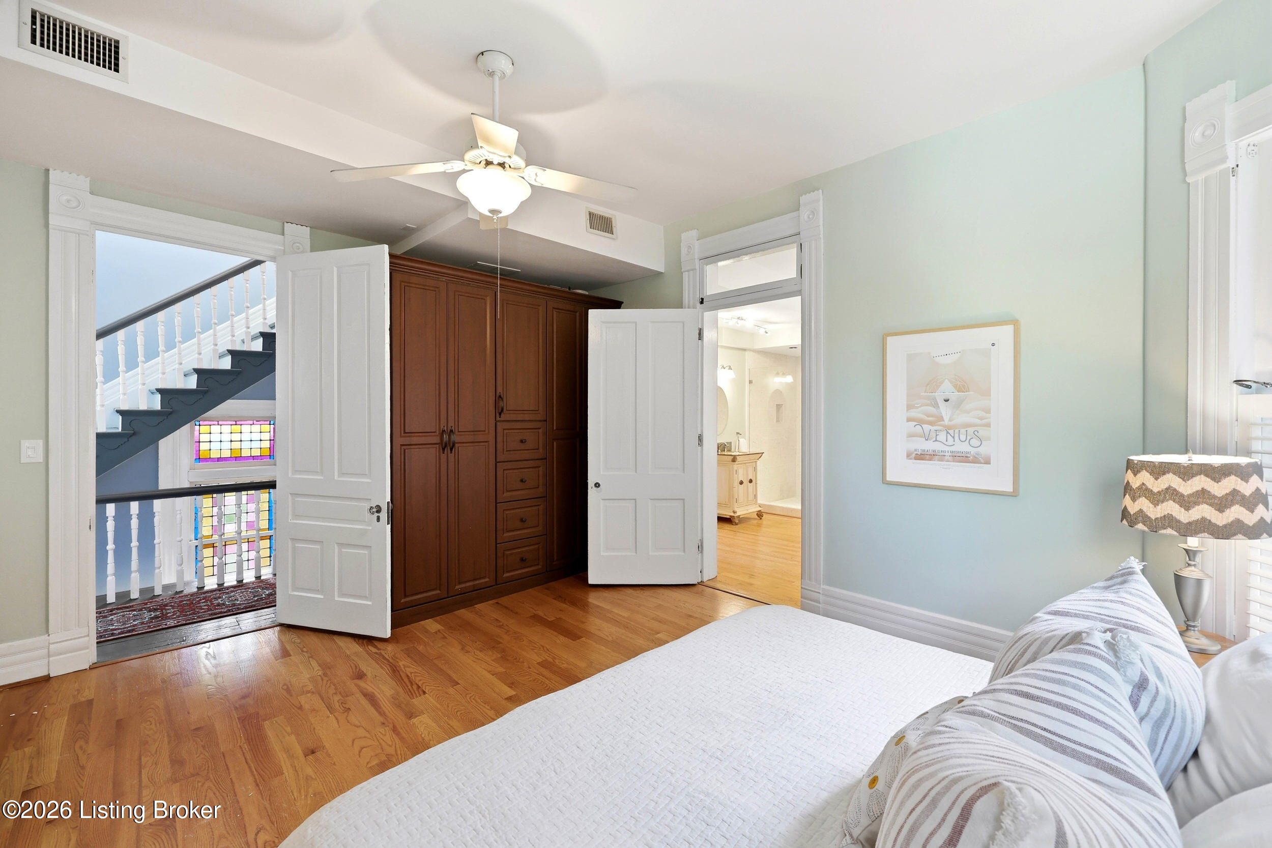 122 W Ormsby Ave