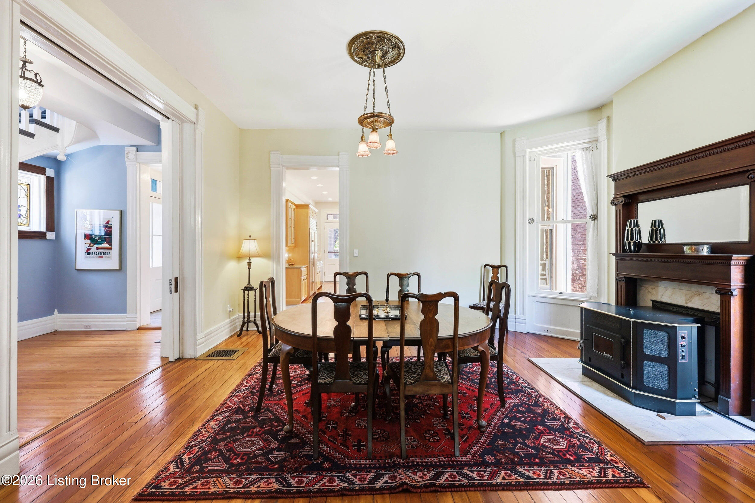 122 W Ormsby Ave