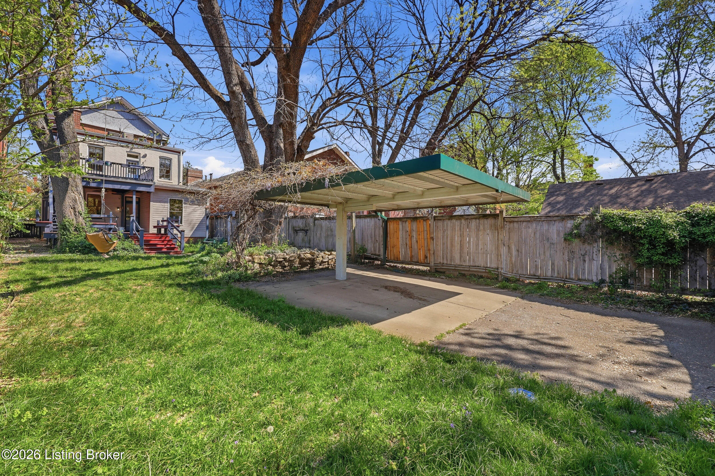 122 W Ormsby Ave