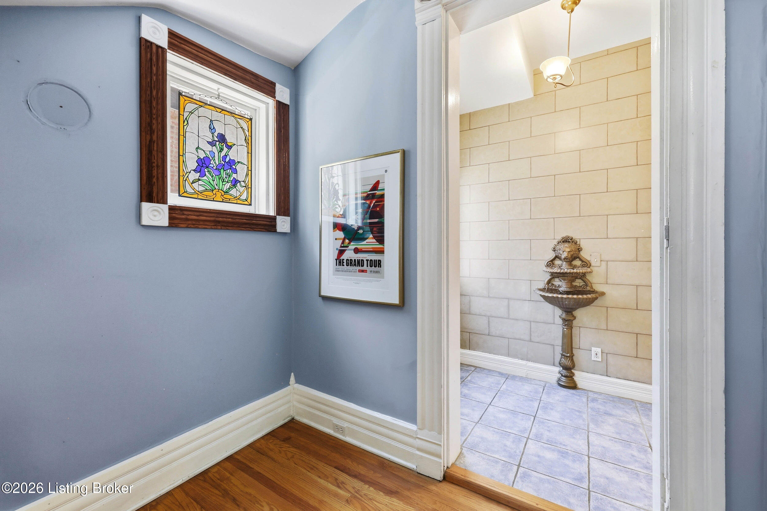 122 W Ormsby Ave