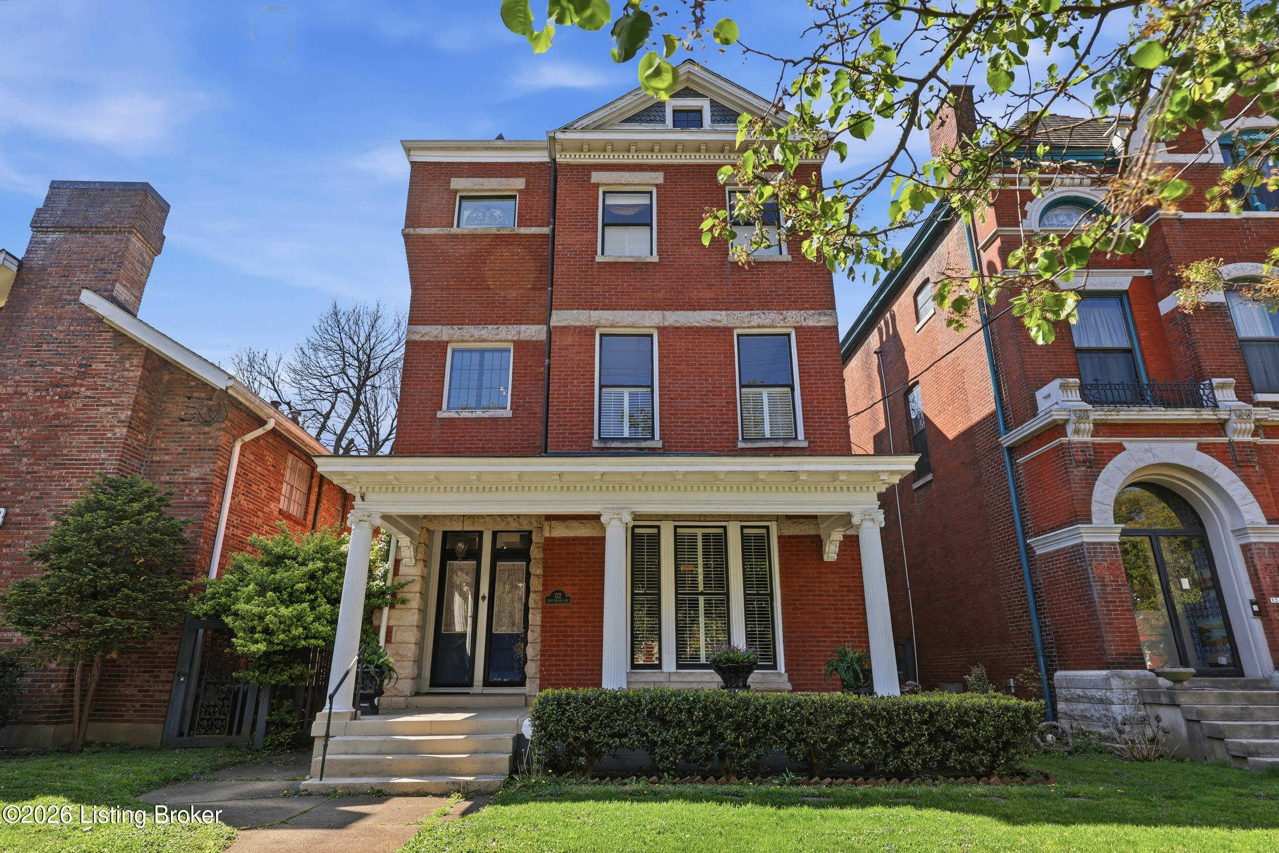 122 W Ormsby Ave