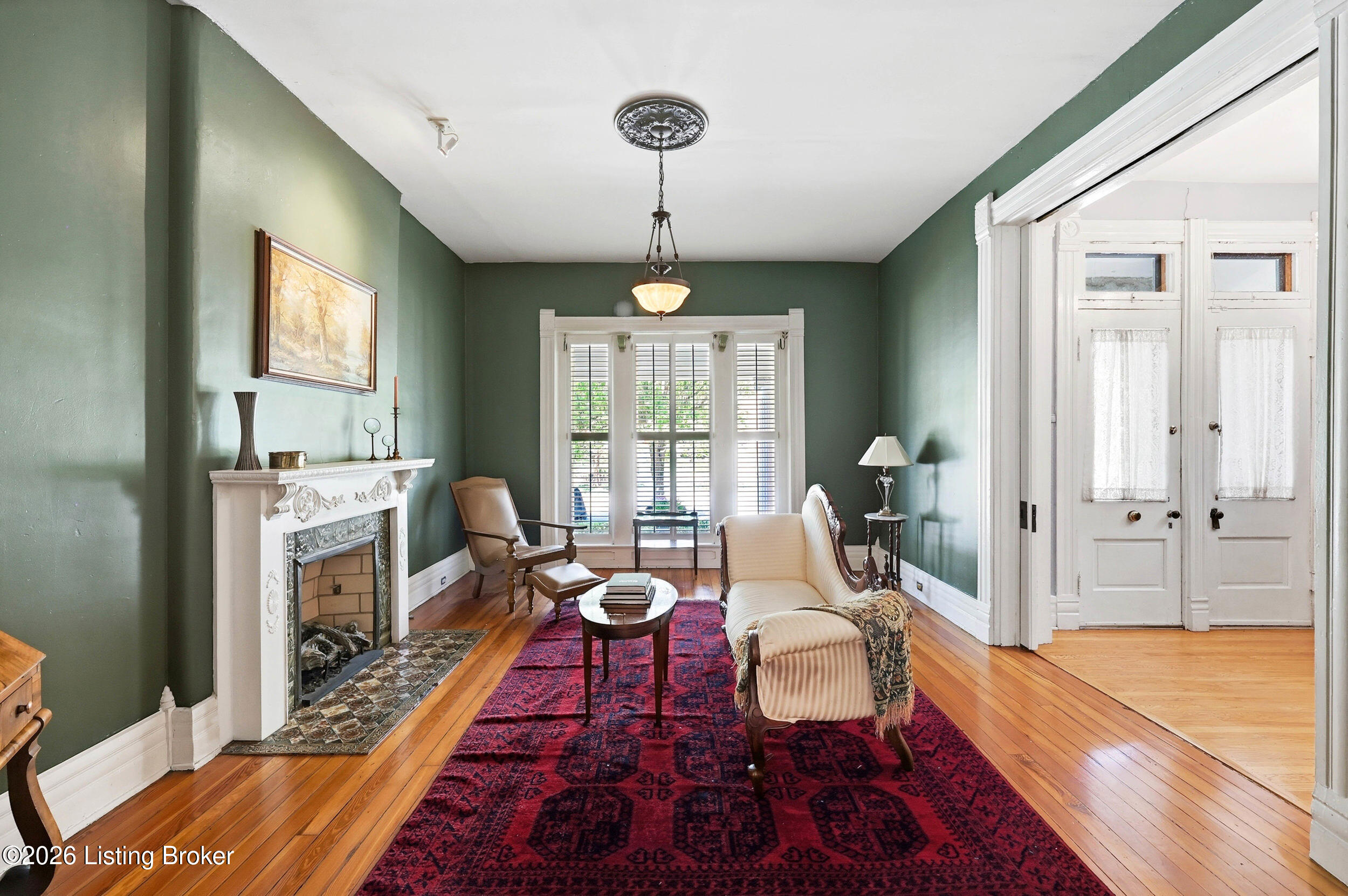 122 W Ormsby Ave