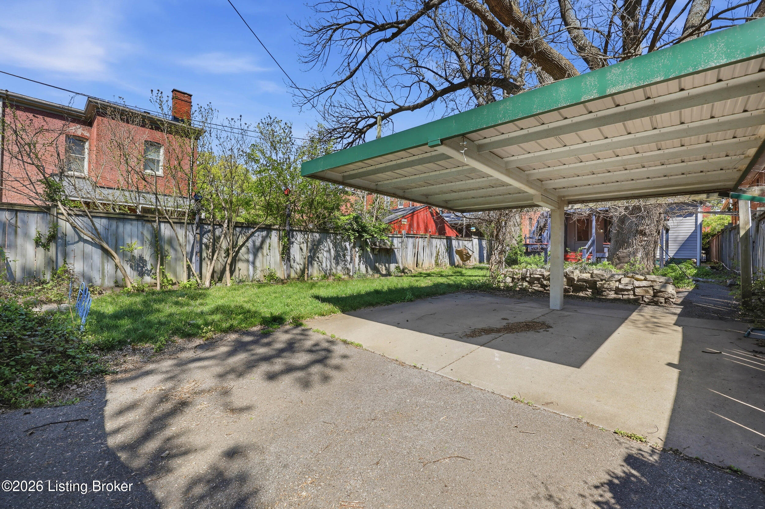 122 W Ormsby Ave