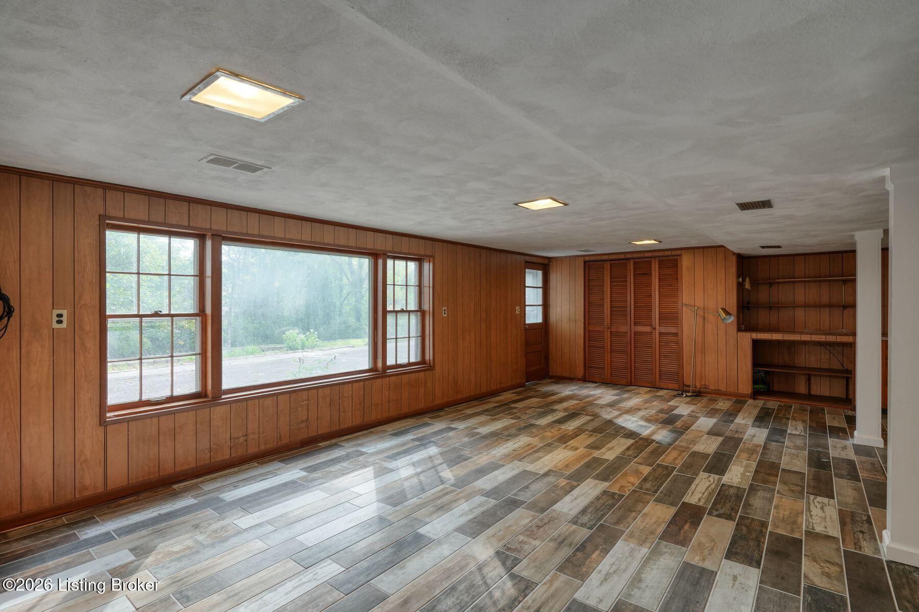 2509 Walbrook Dr
