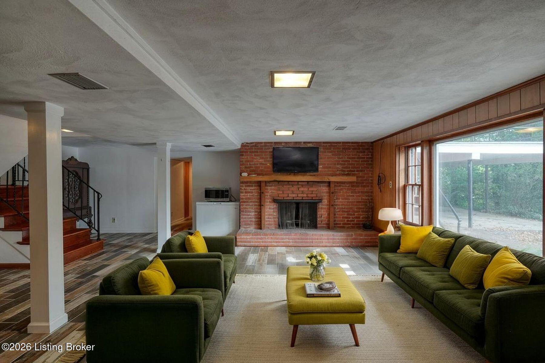 2509 Walbrook Dr