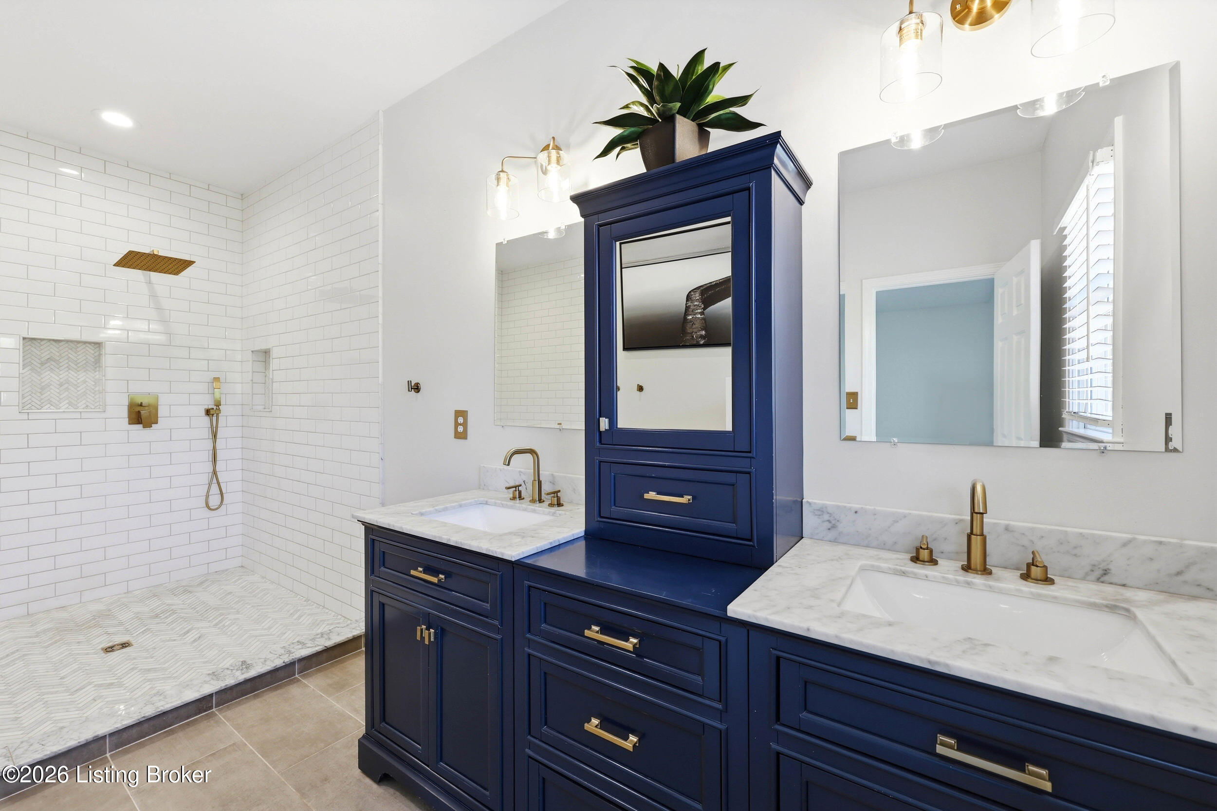 1507 Colonial Ct