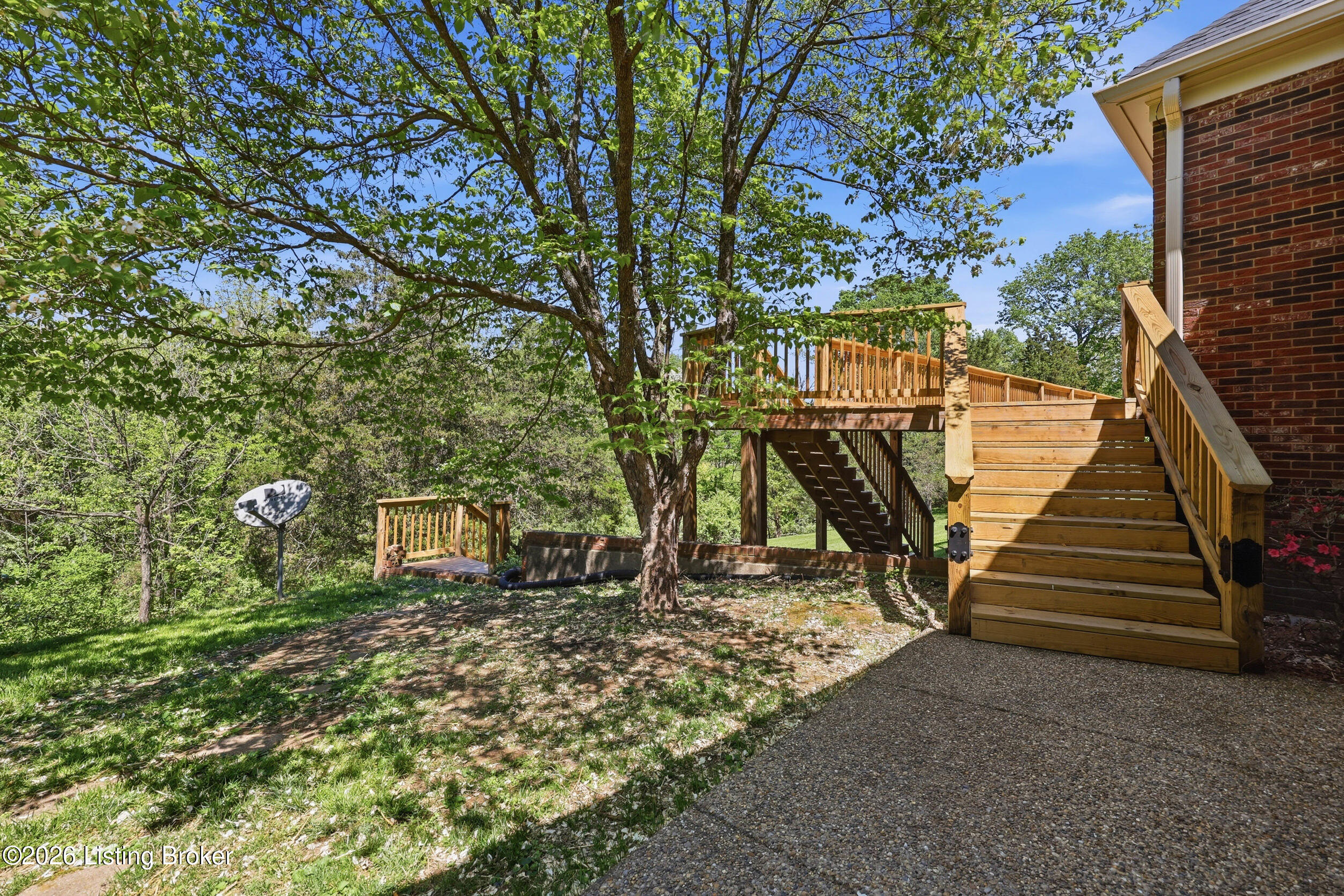 1507 Colonial Ct