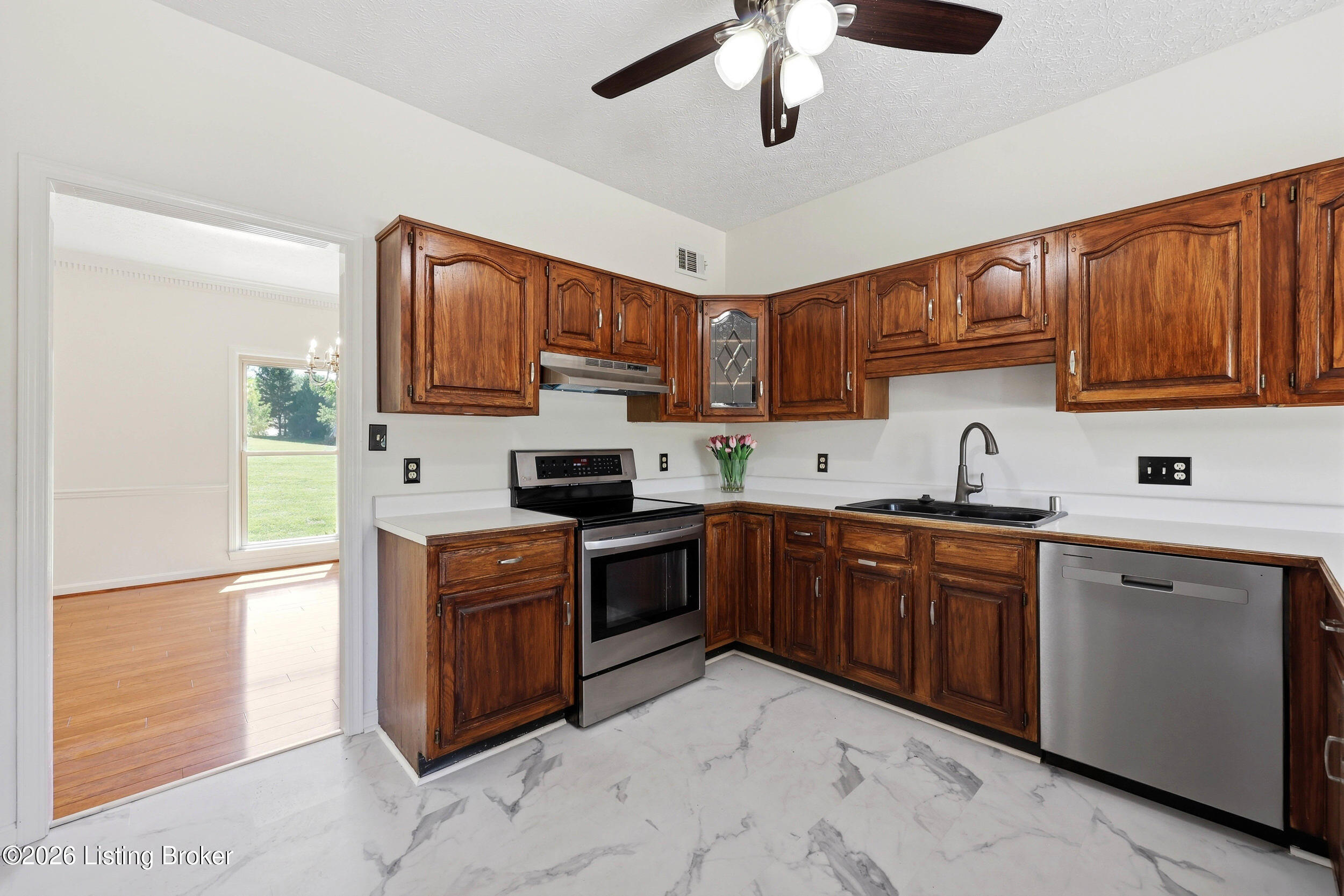 1507 Colonial Ct