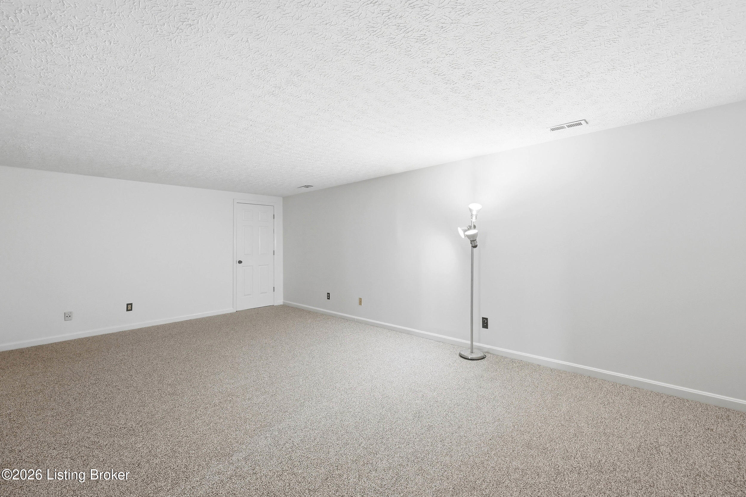 1507 Colonial Ct