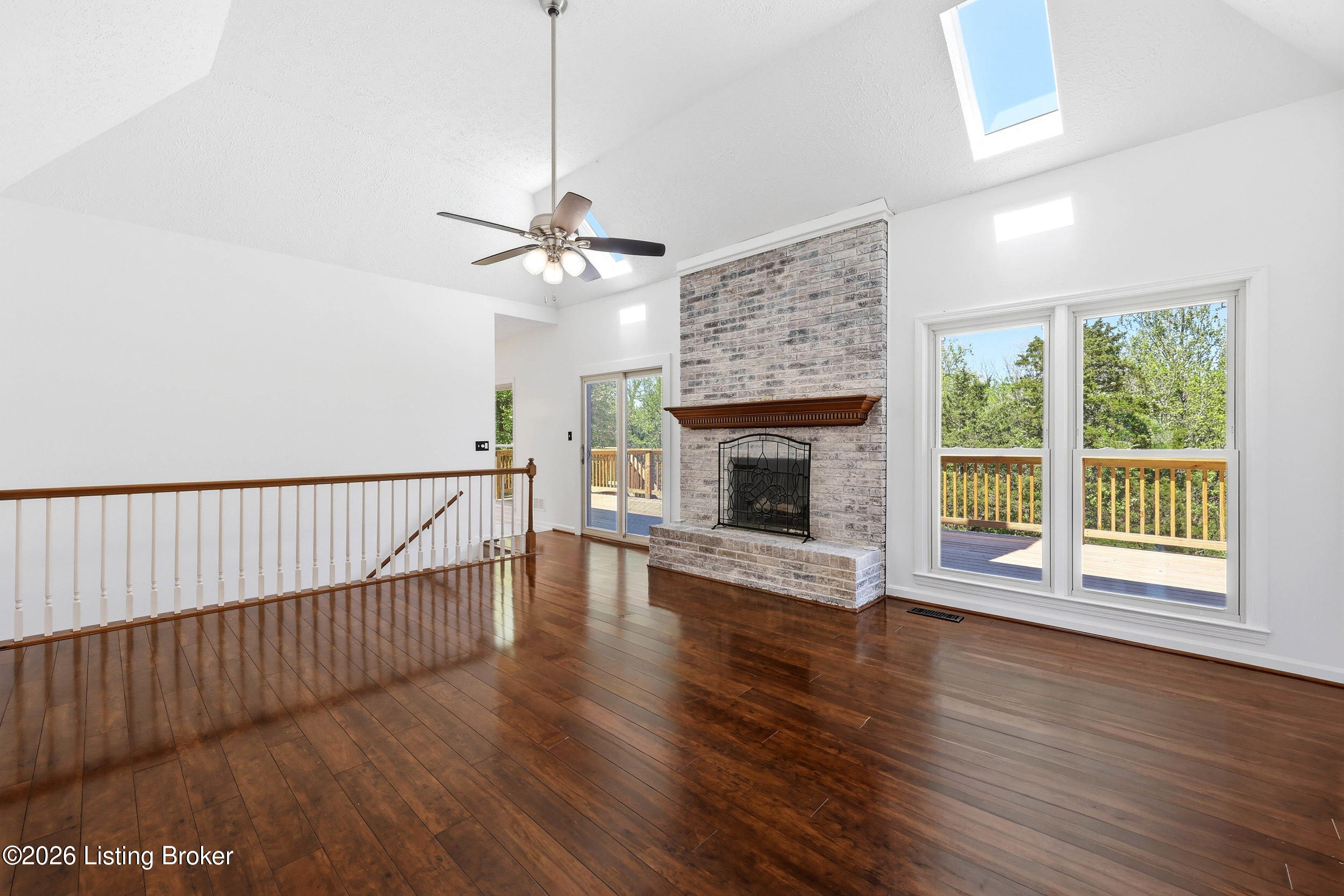 1507 Colonial Ct