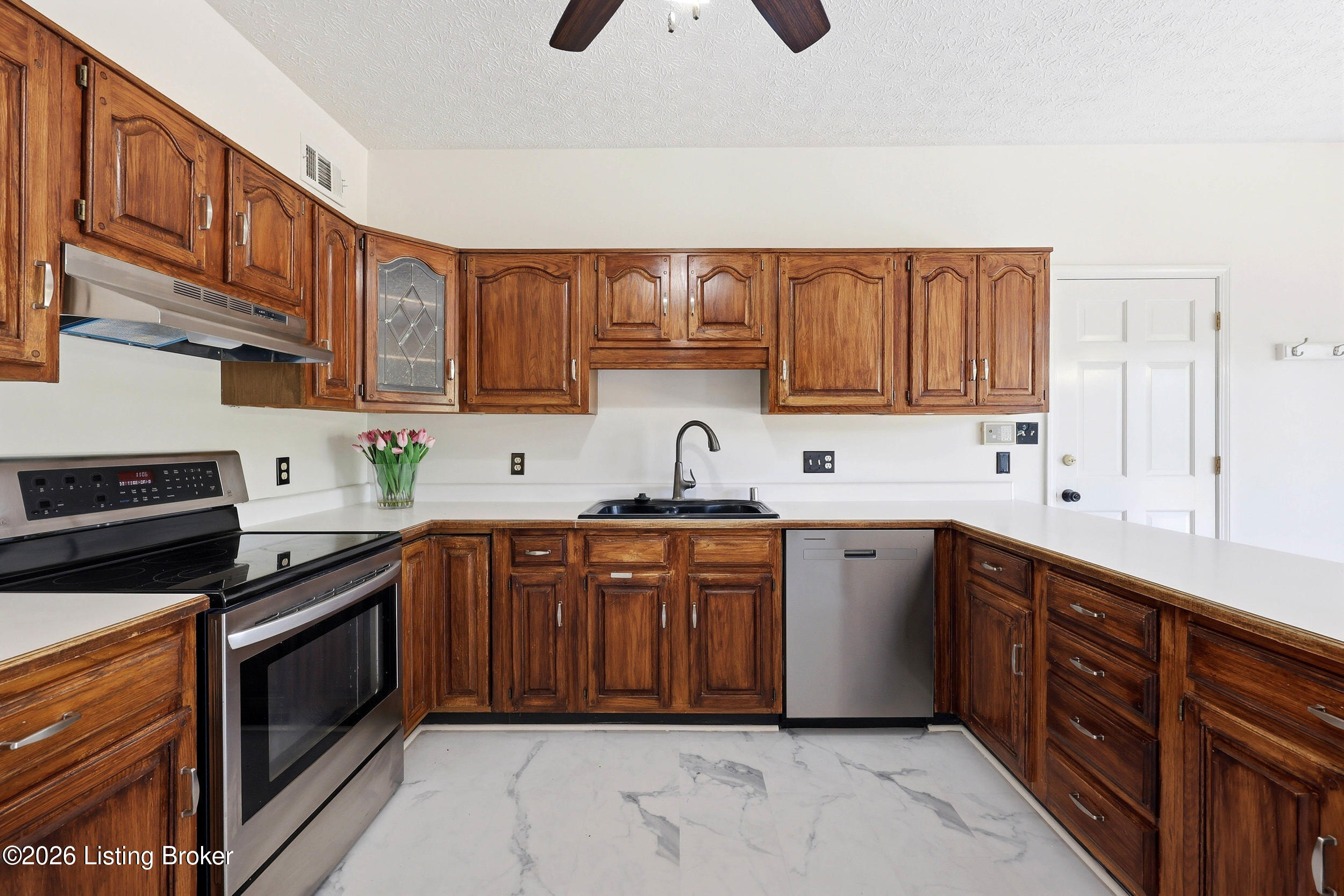 1507 Colonial Ct