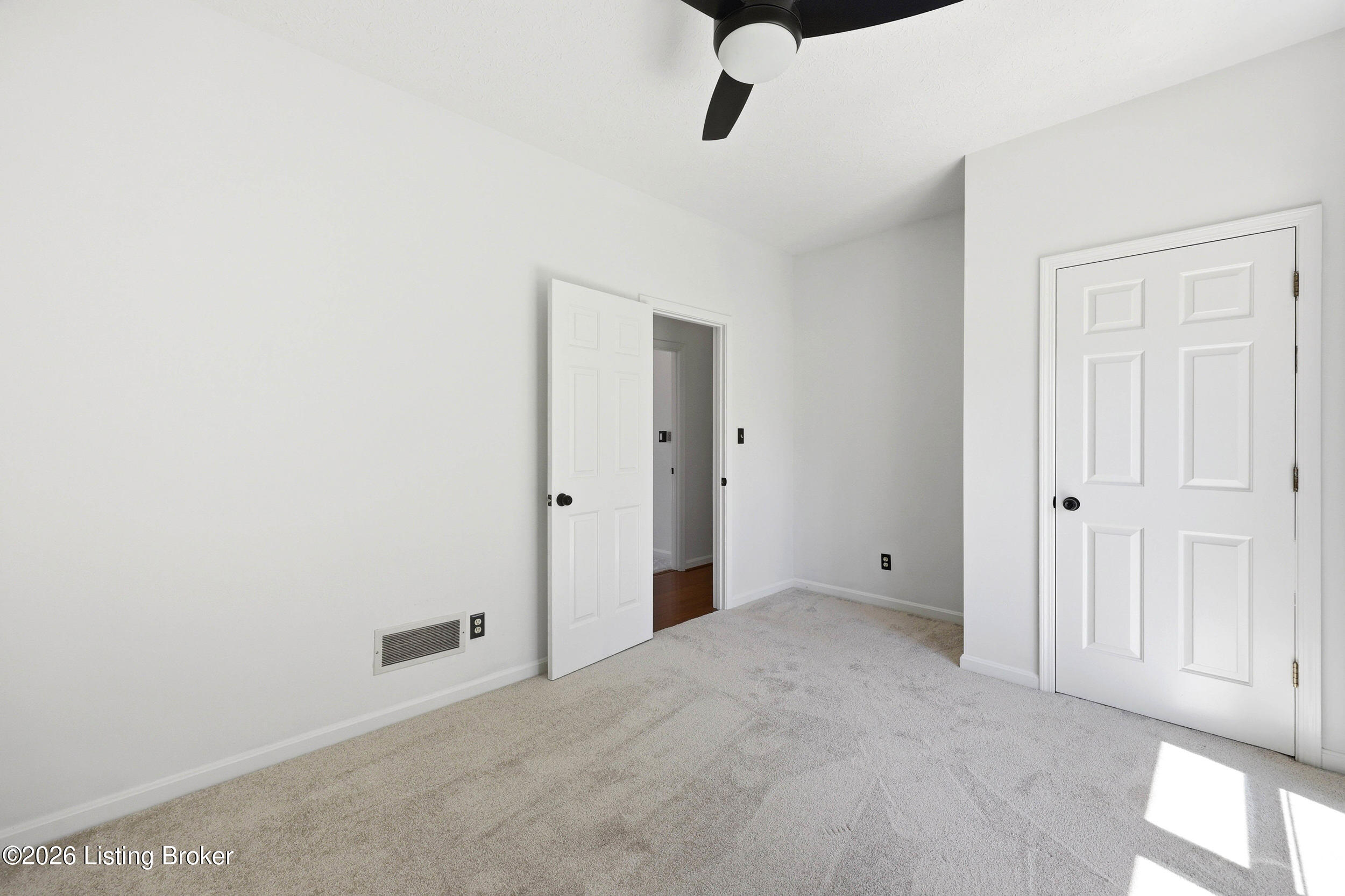 1507 Colonial Ct