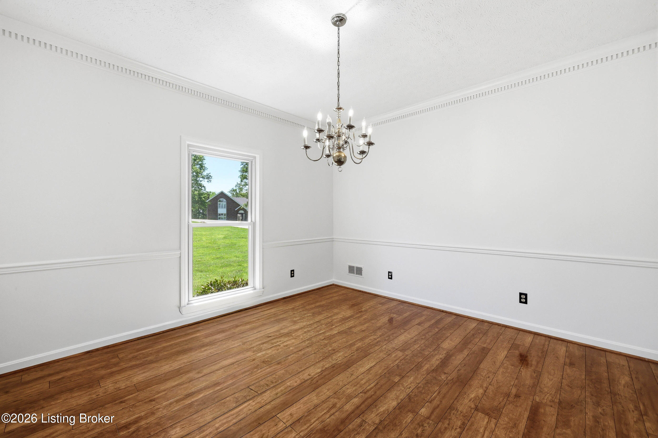 1507 Colonial Ct