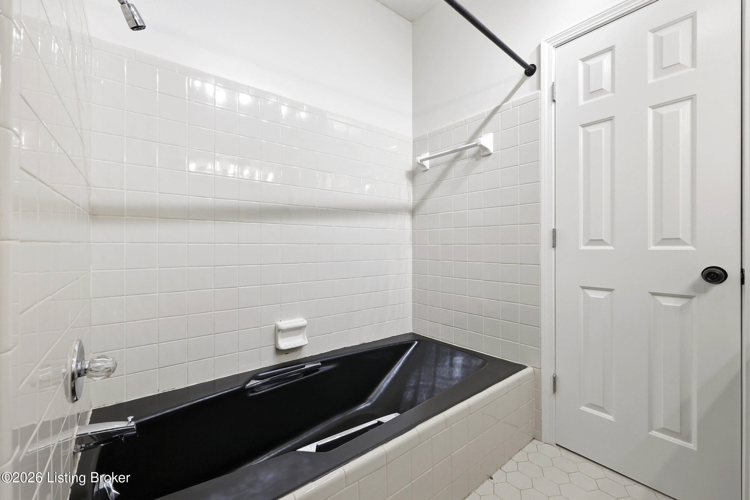 1507 Colonial Ct