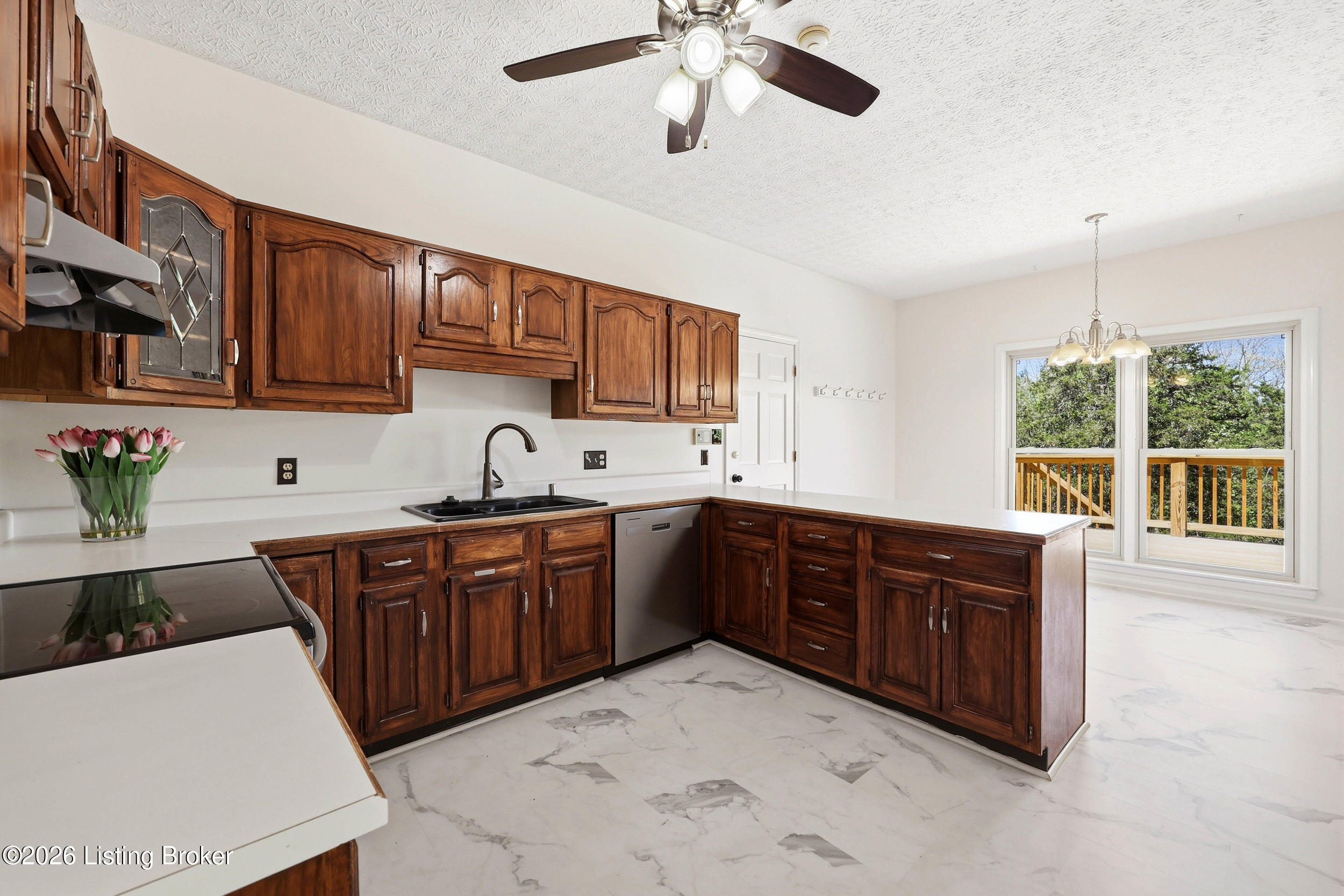1507 Colonial Ct