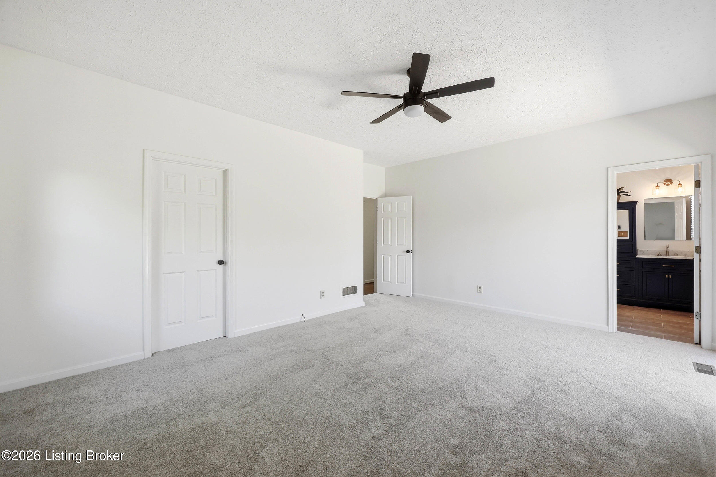 1507 Colonial Ct