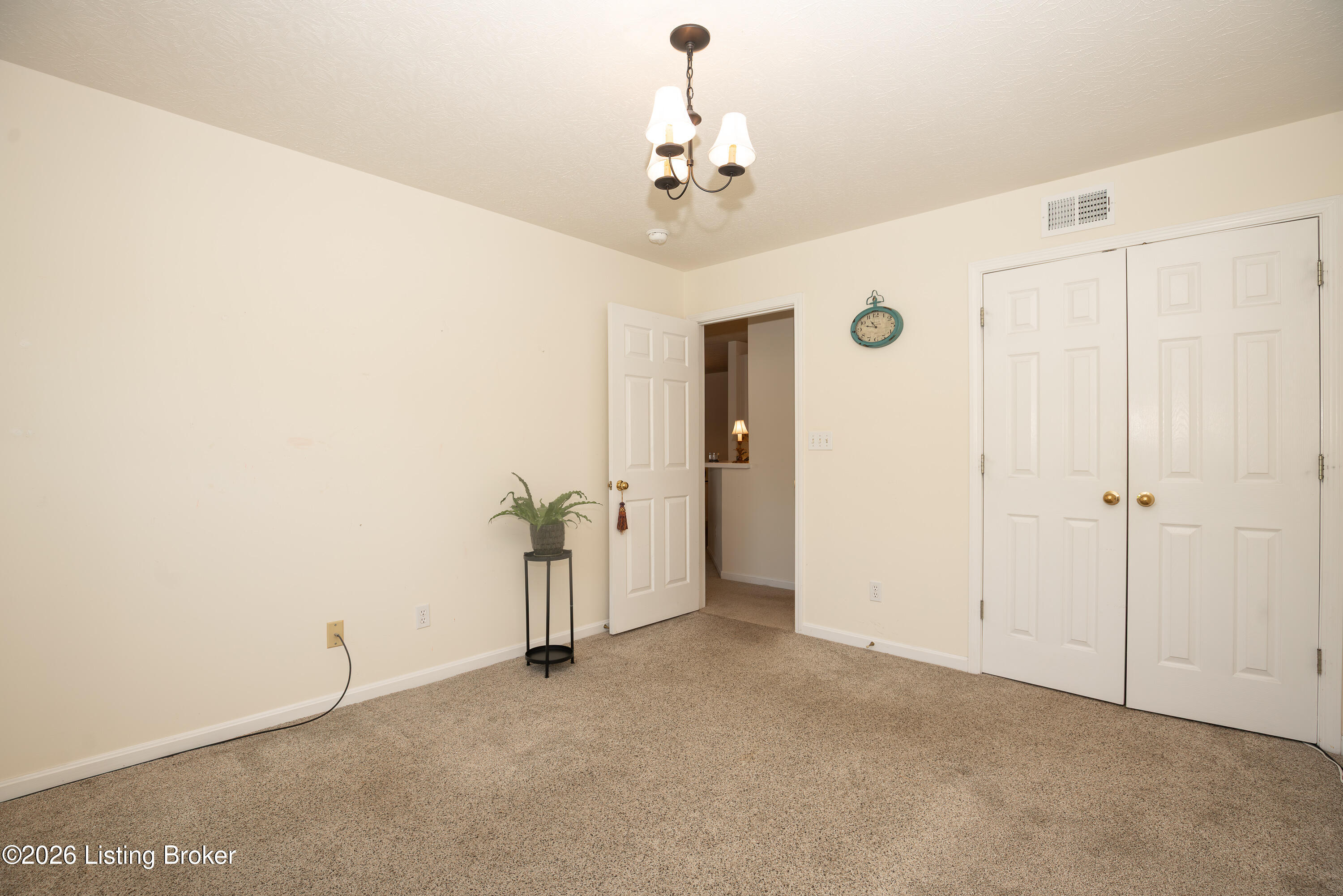 1410 Eagle Run Dr