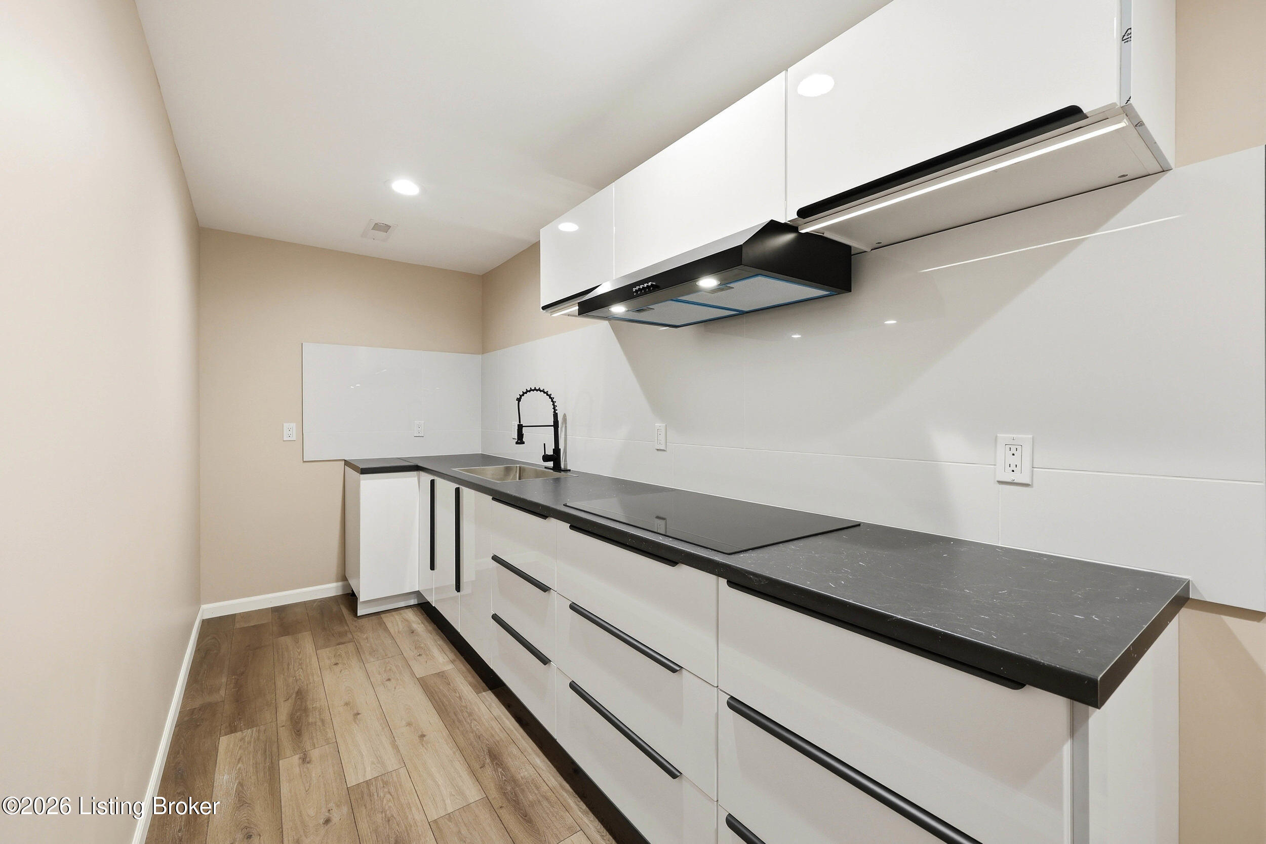 3516 Devonshire Dr