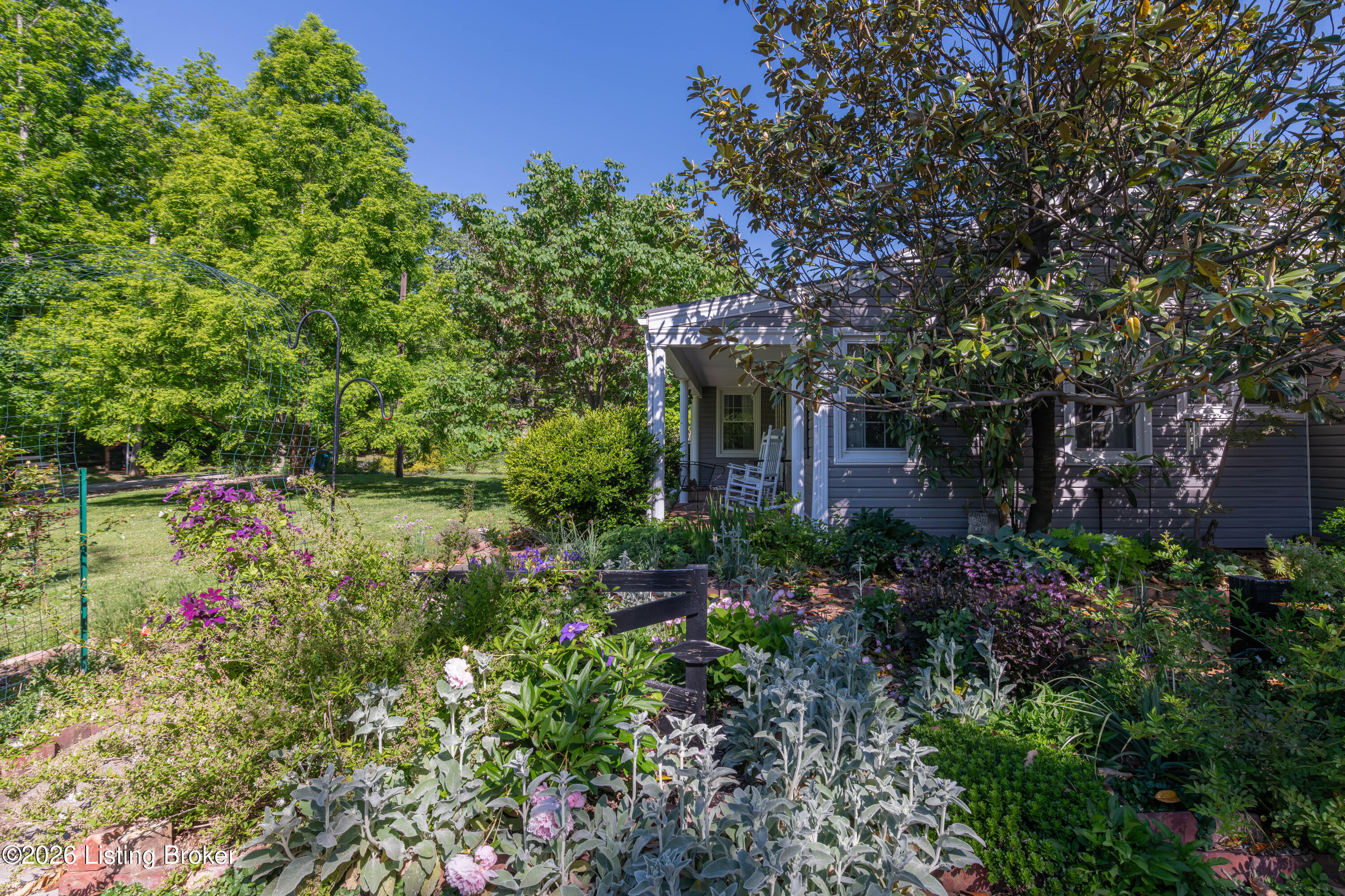 7609 Locust Ln