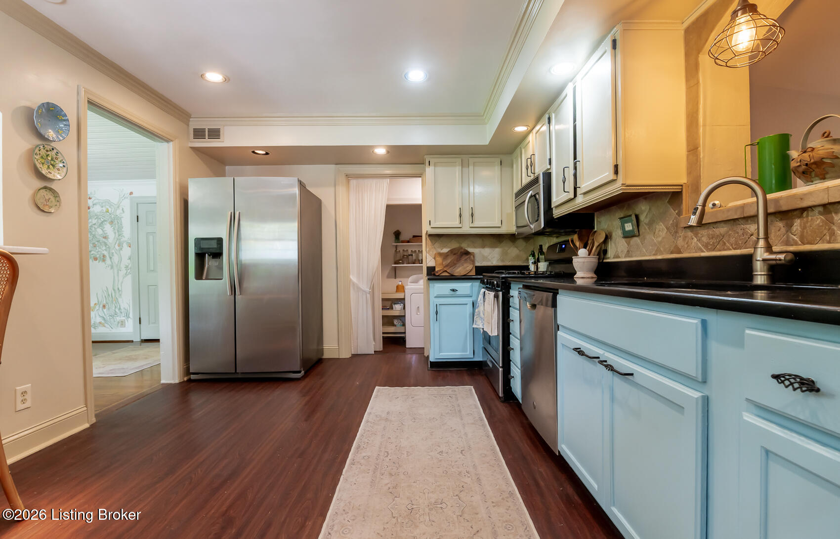 7609 Locust Ln