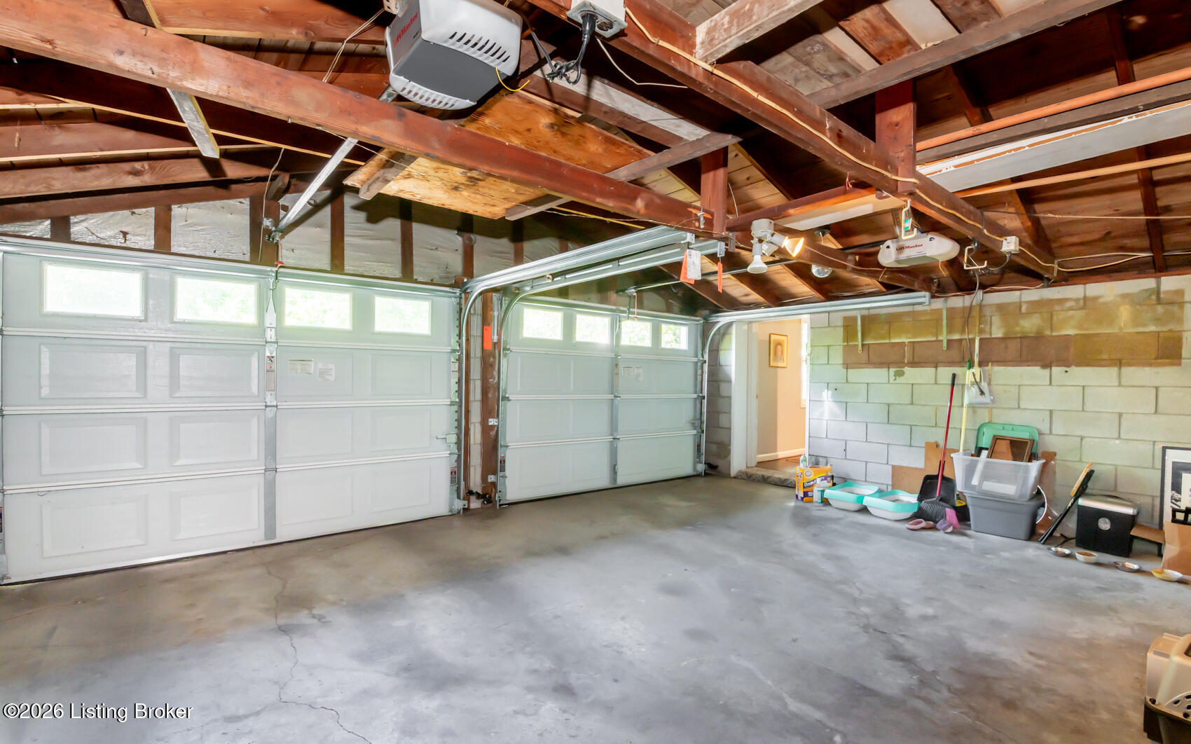 7609 Locust Ln