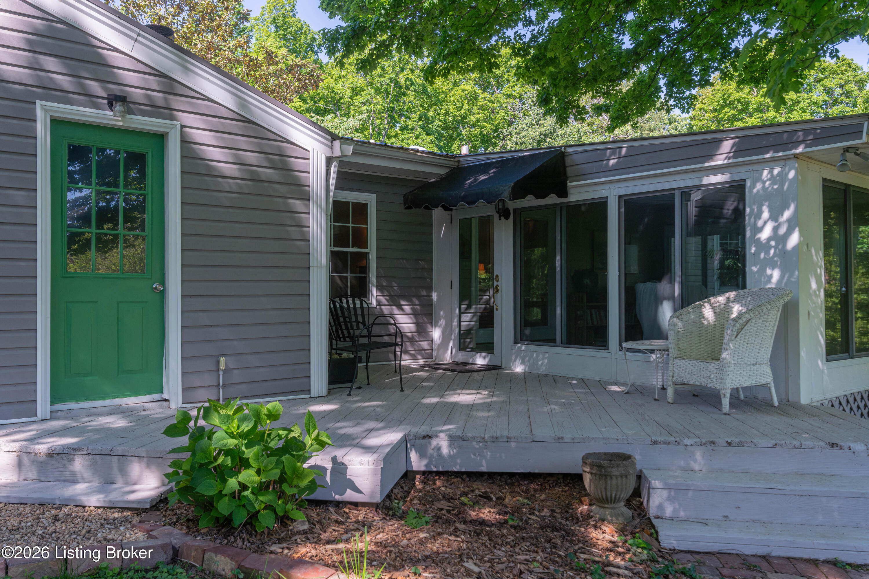 7609 Locust Ln