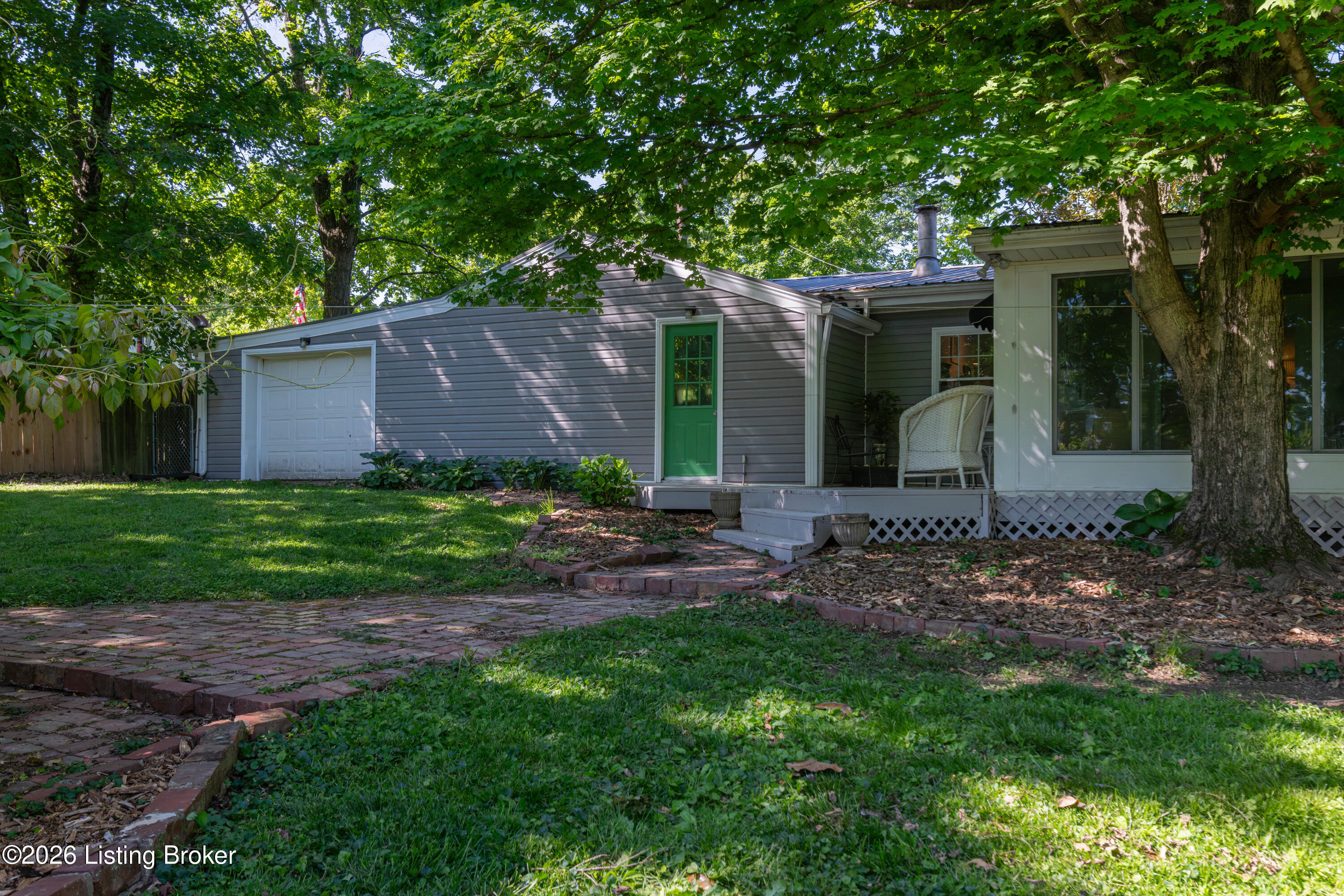 7609 Locust Ln