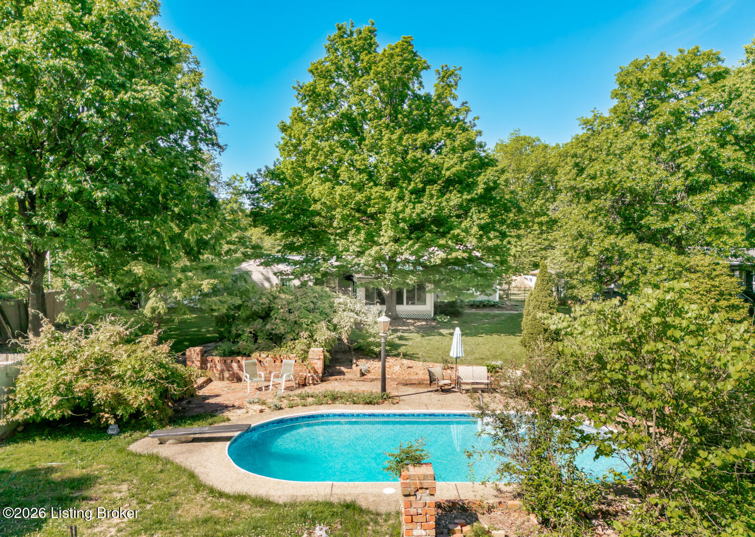 7609 Locust Ln