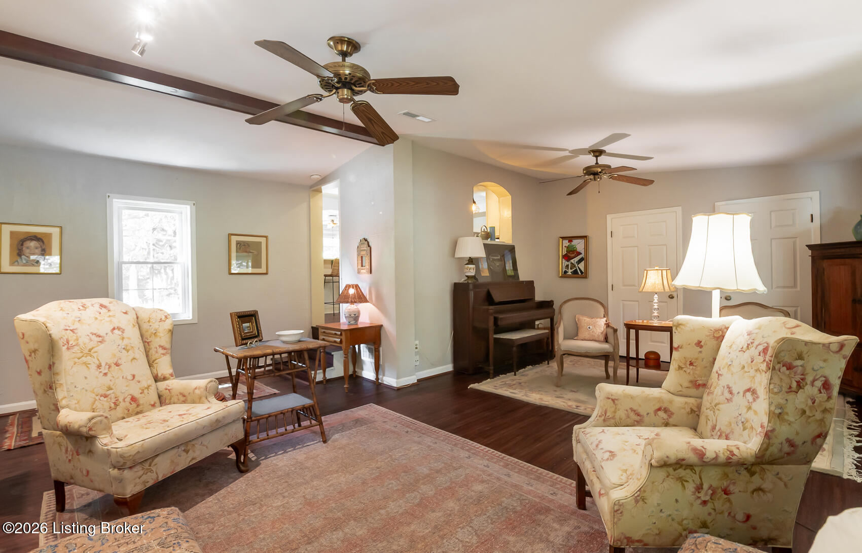7609 Locust Ln