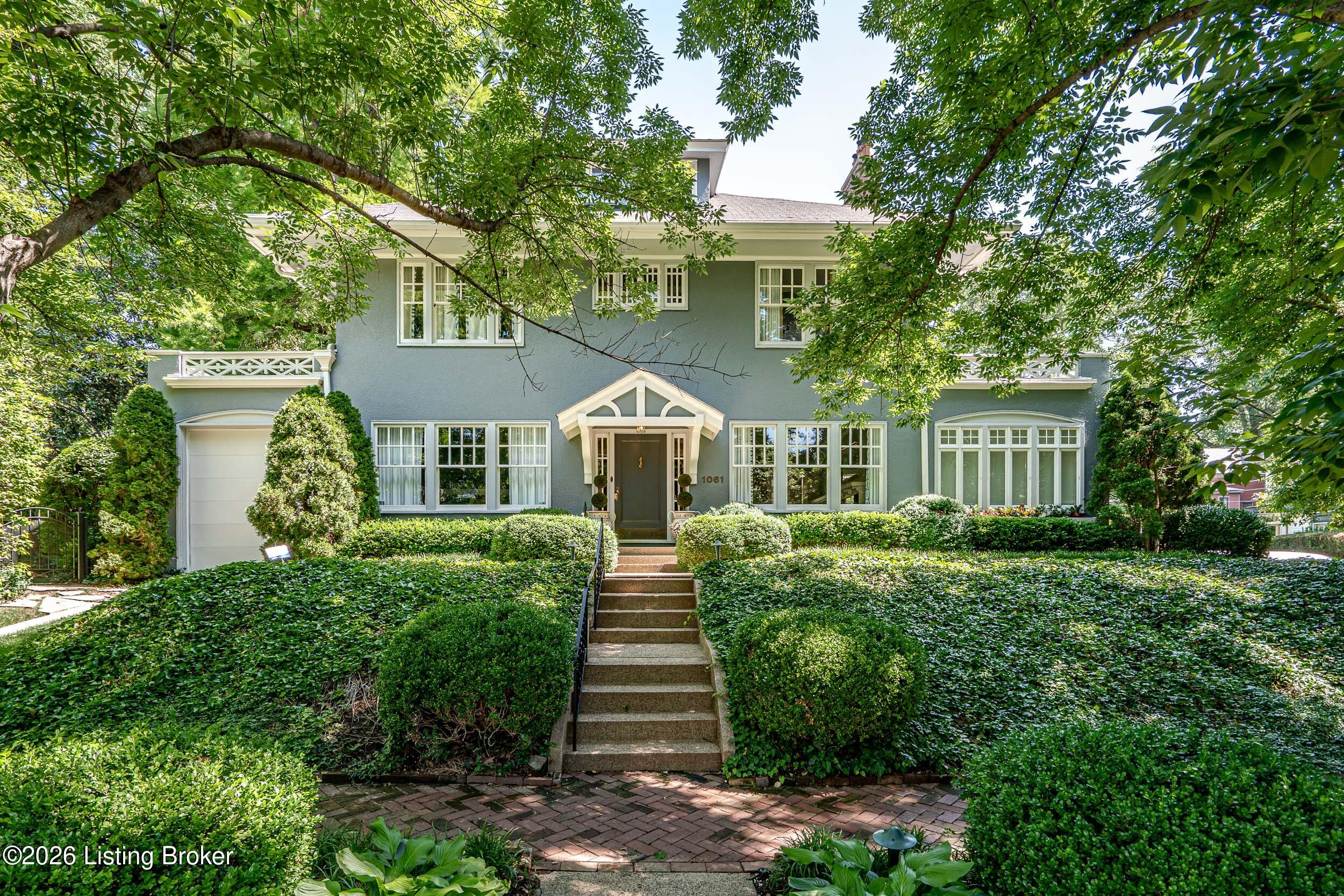 1061 Everett Ave