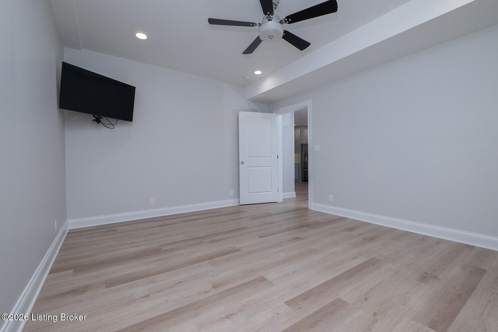 11014 Kings Crown Dr