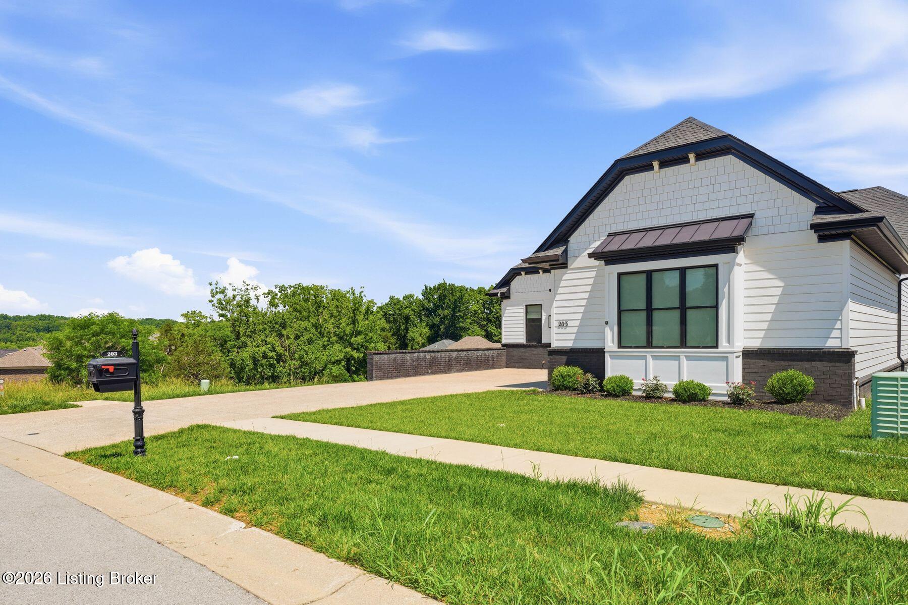 203 Locust Park Pl