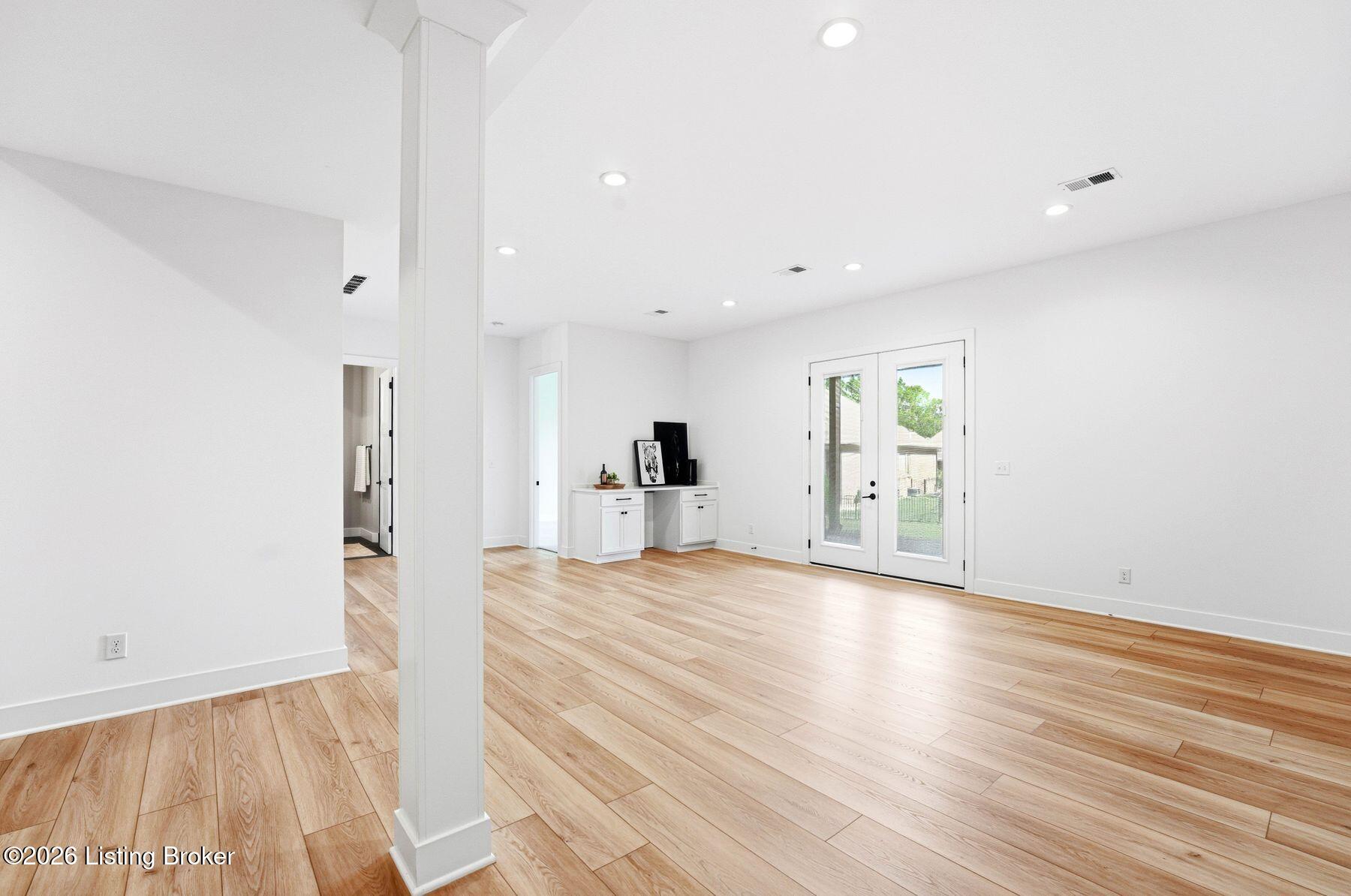 203 Locust Park Pl