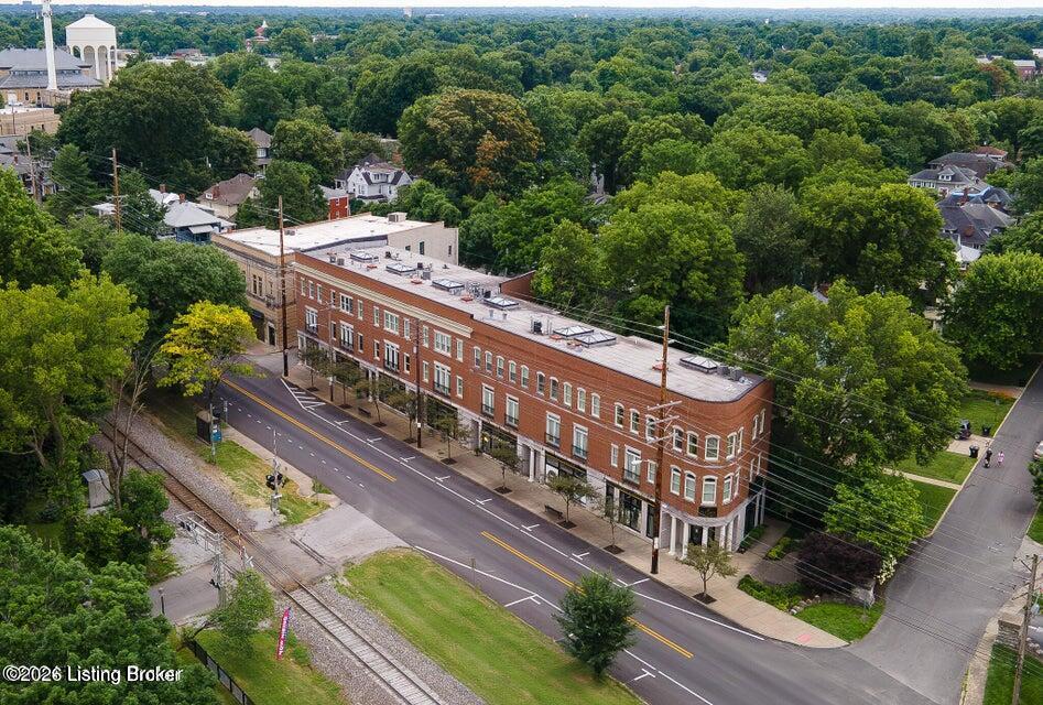 2852 Frankfort Ave