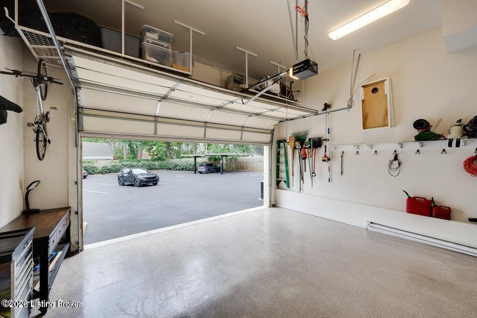 2852 Frankfort Ave