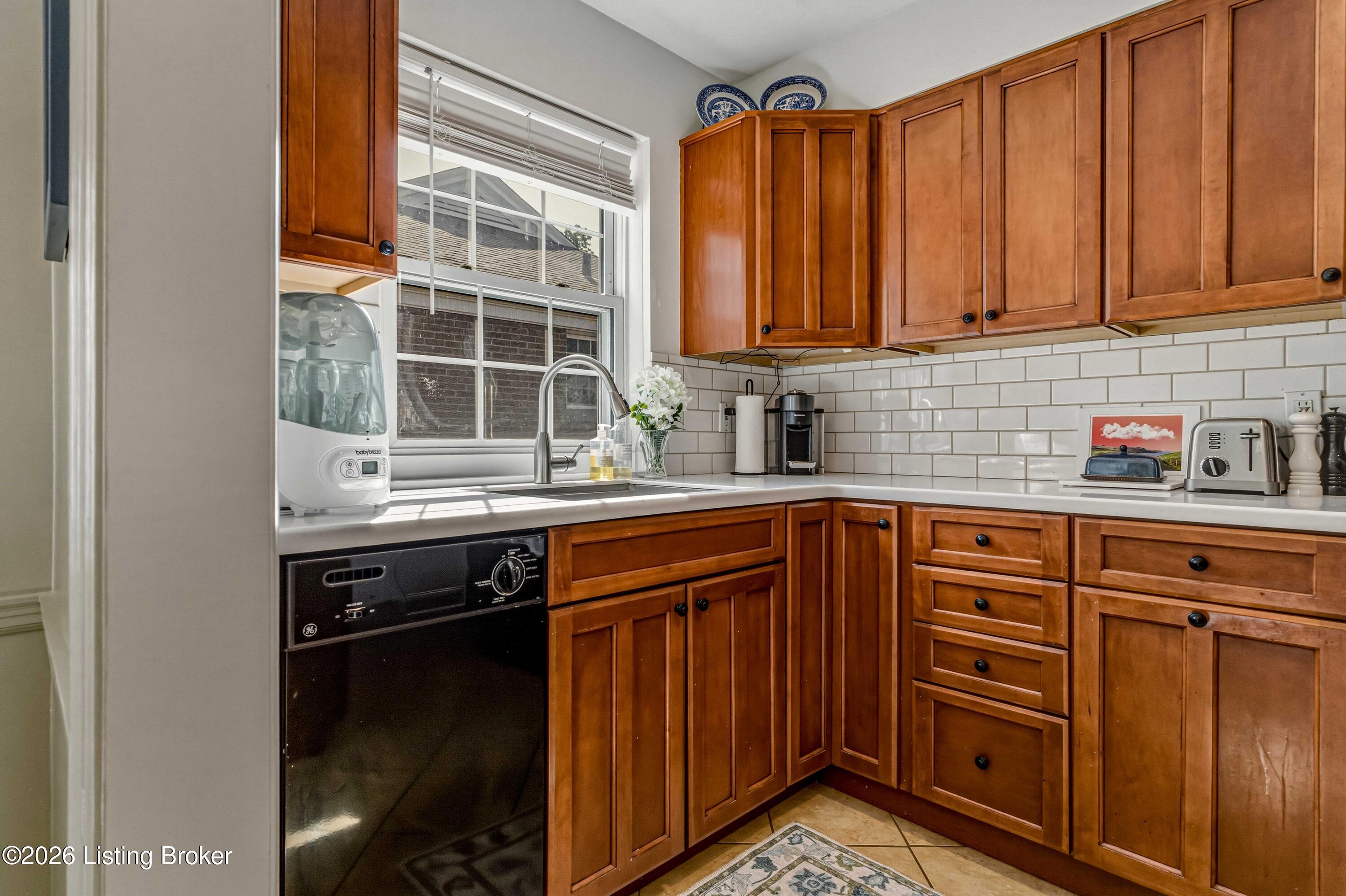 3621 Brownsboro Rd 203b