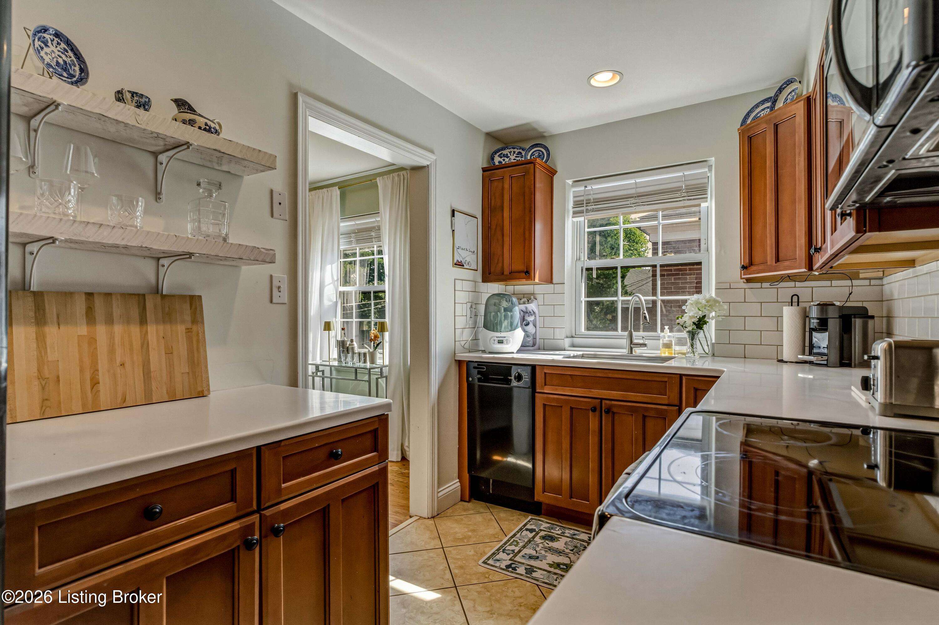 3621 Brownsboro Rd 203b
