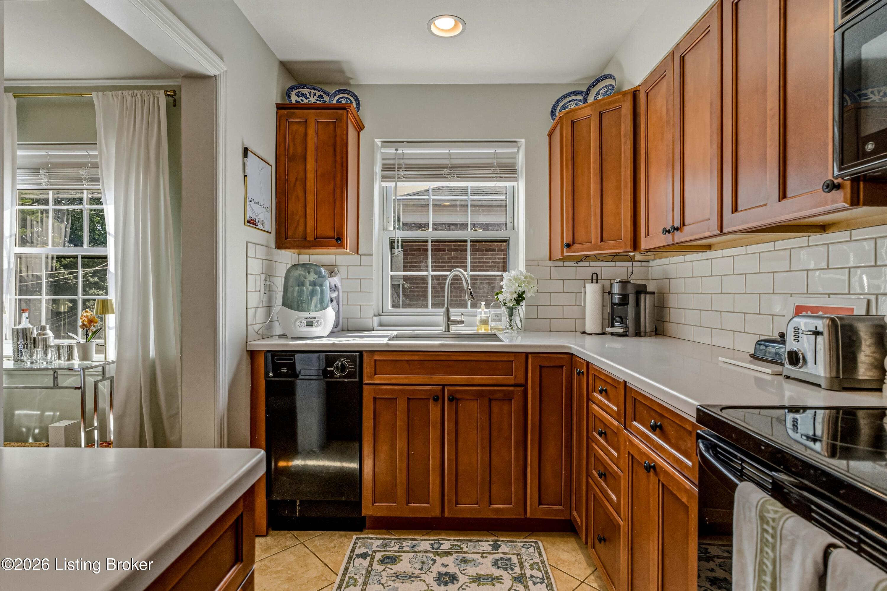 3621 Brownsboro Rd 203b