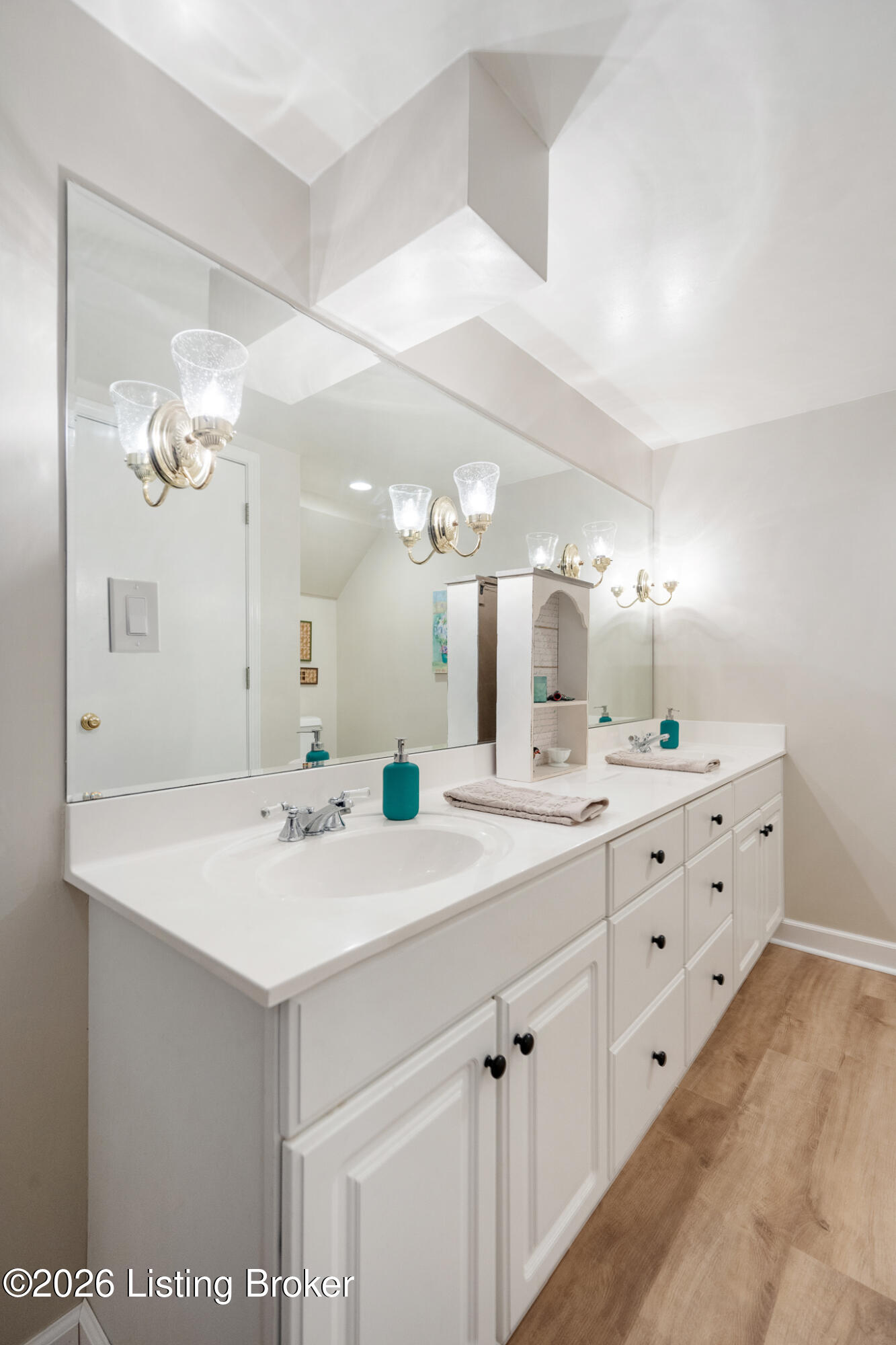 6303 Regal Rd