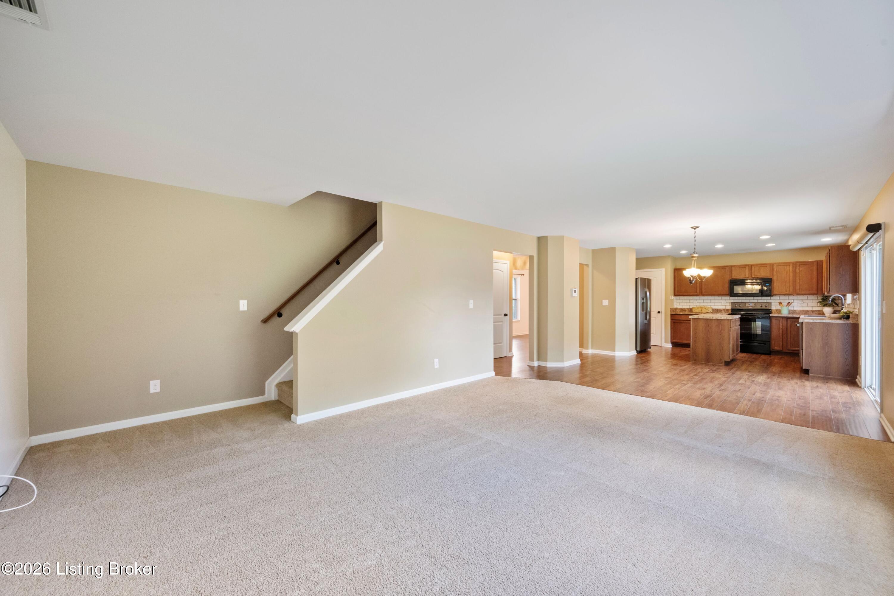 17013 Green Crest Ln