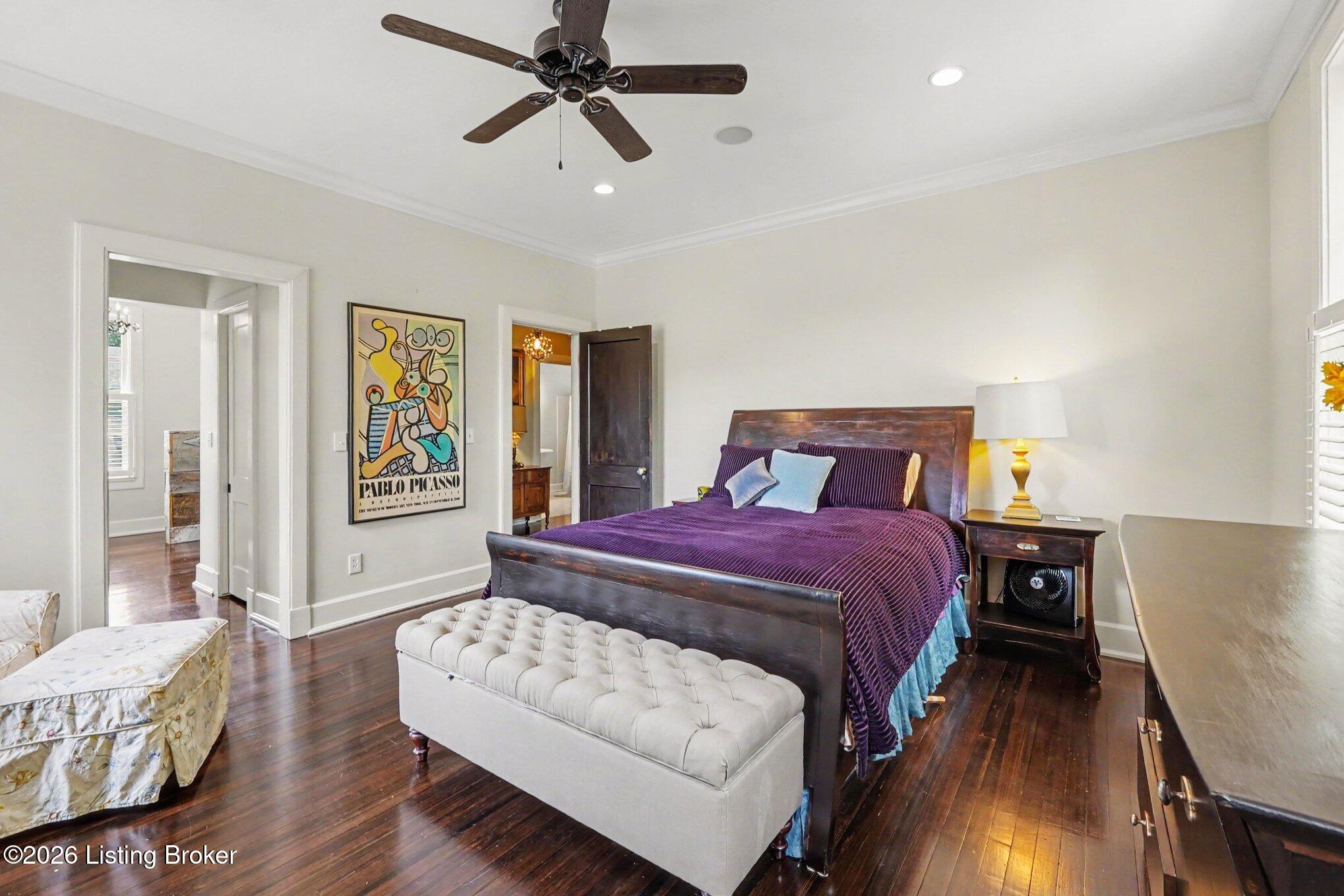 2122 Boulevard Napoleon