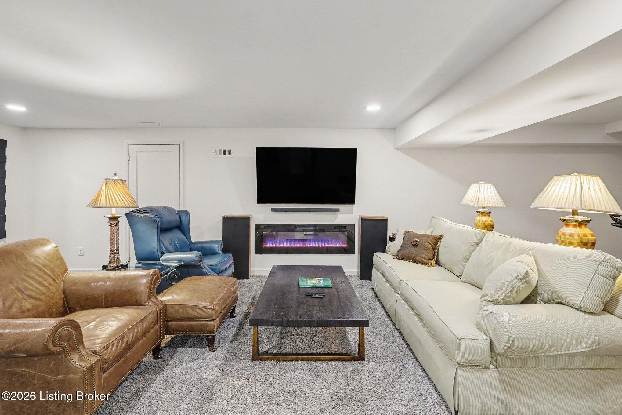 2122 Boulevard Napoleon