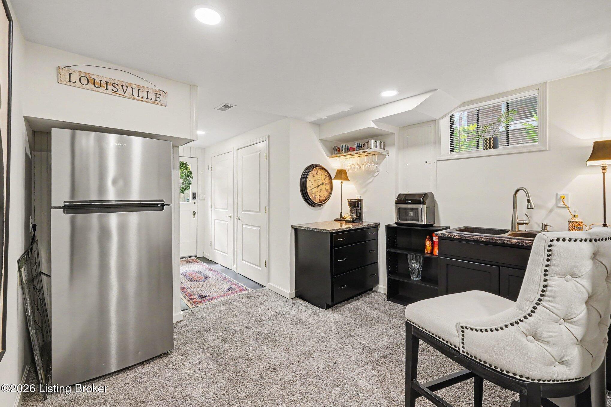 2122 Boulevard Napoleon