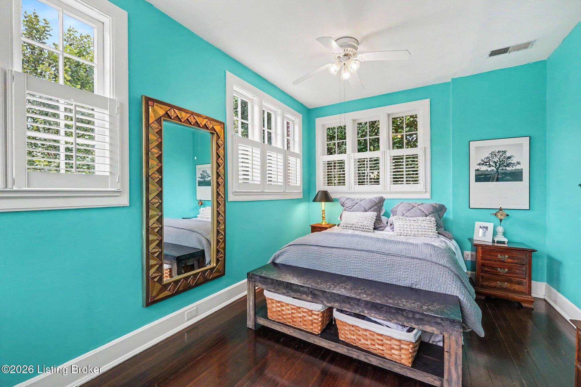 2122 Boulevard Napoleon