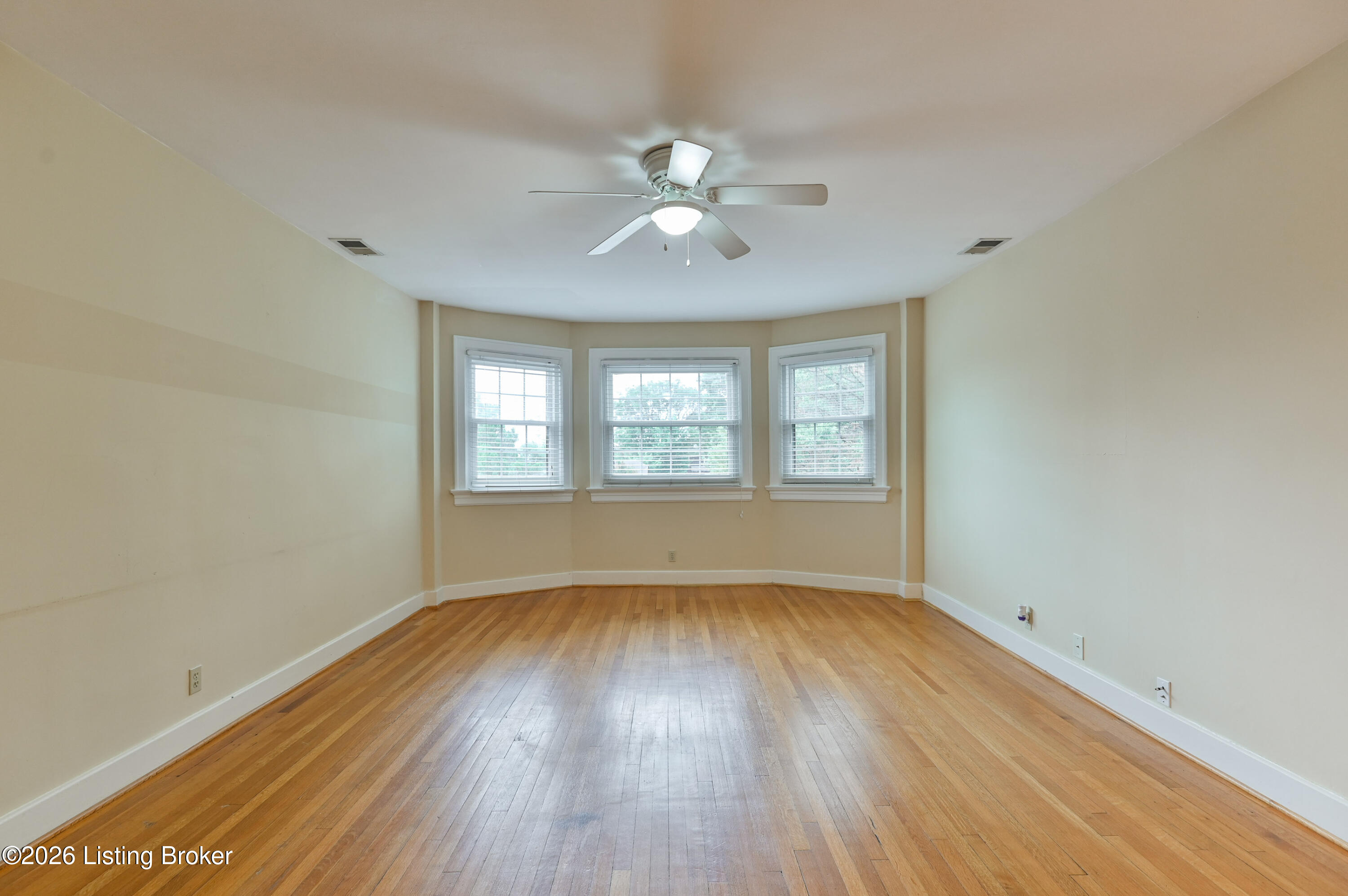 2082 Douglass Blvd APT 18