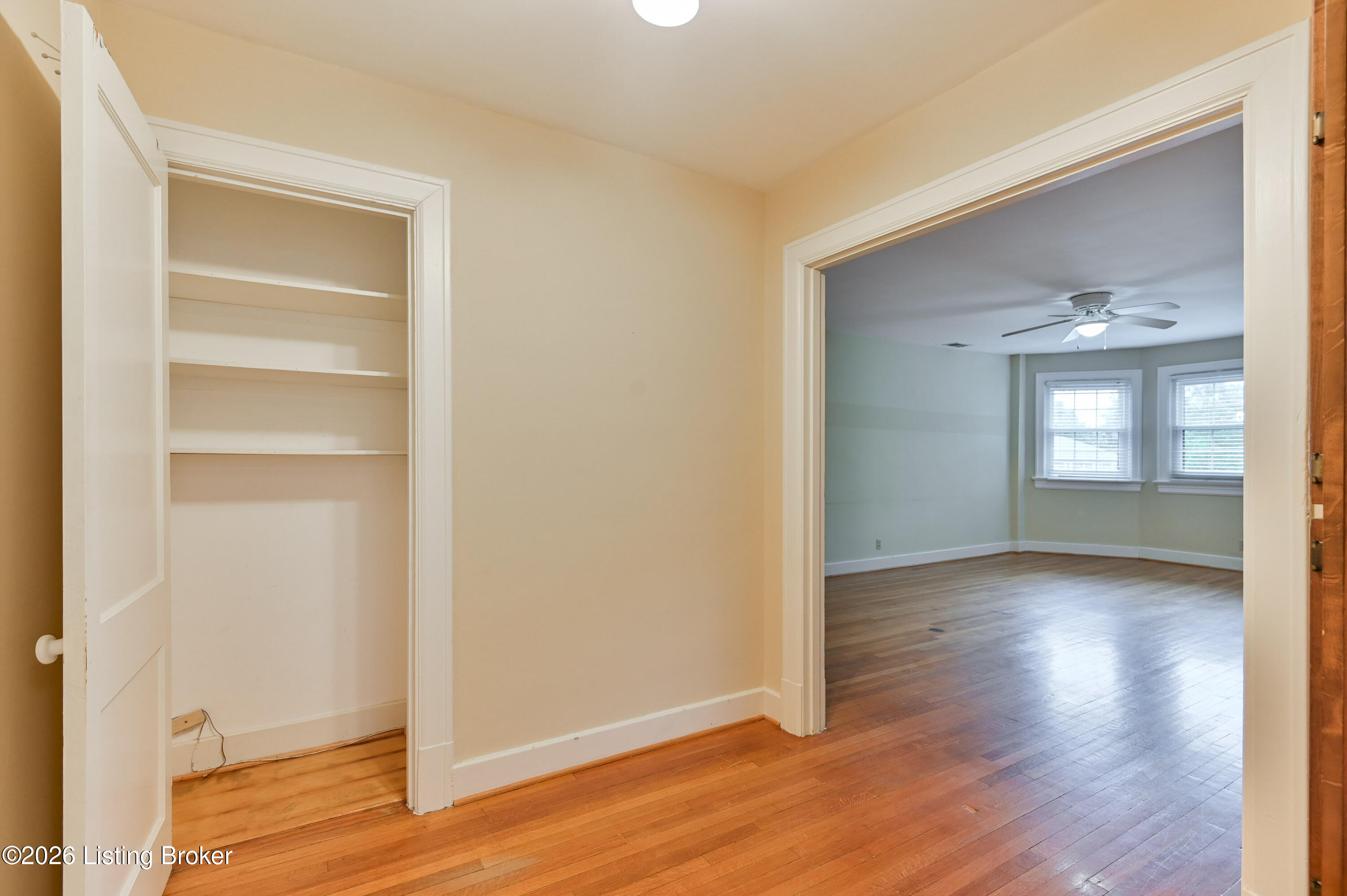 2082 Douglass Blvd APT 18